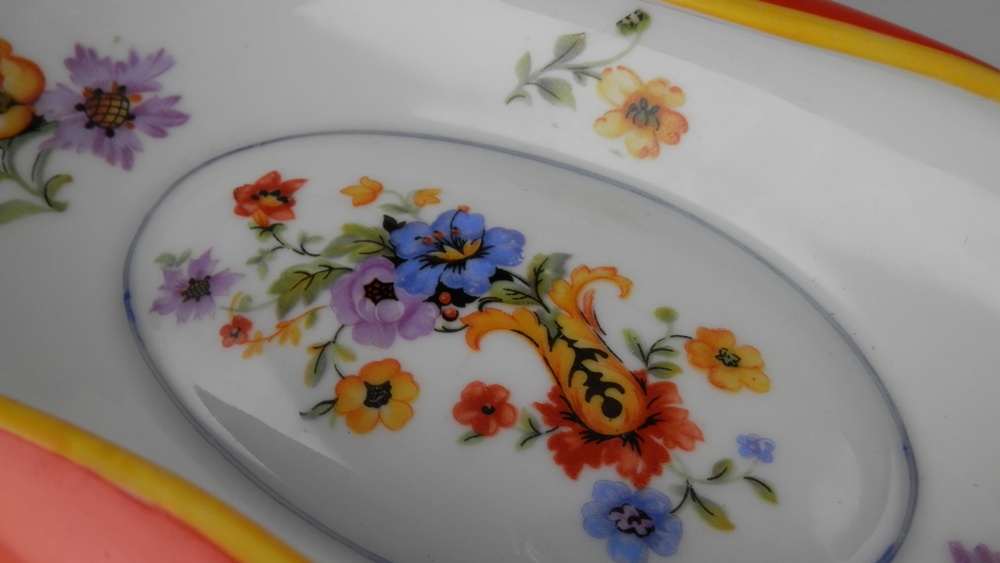 Unique Vintage Rolled Rim Dish