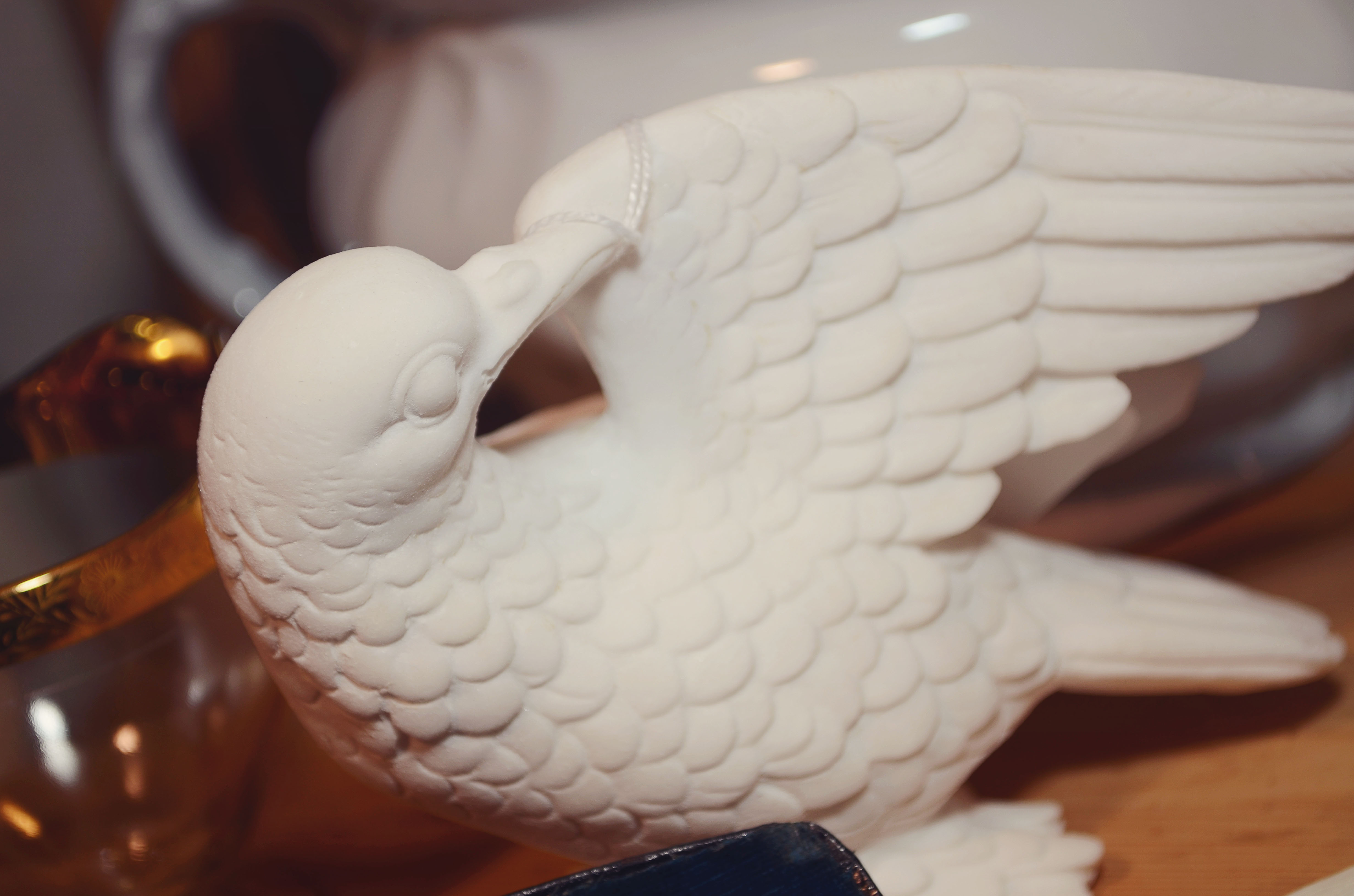 Shelf Lot. Decorative Vintage Items