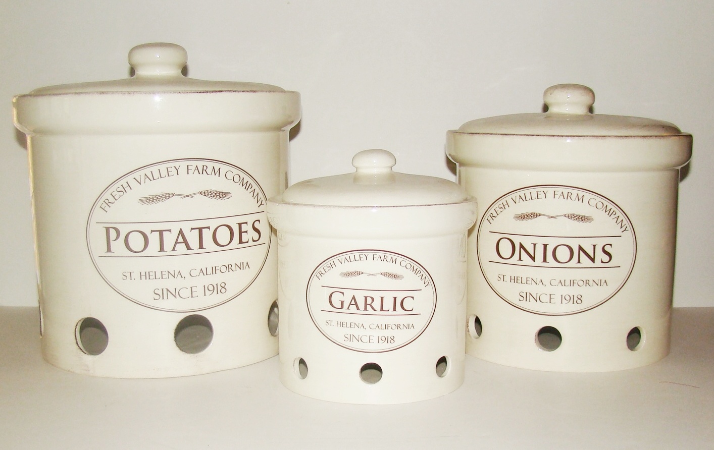 Fresh Valley Farm Company 3 pc. container set.