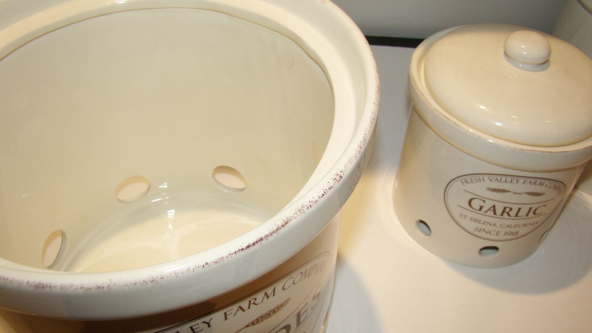 Fresh Valley Farm Company 3 pc. container set.