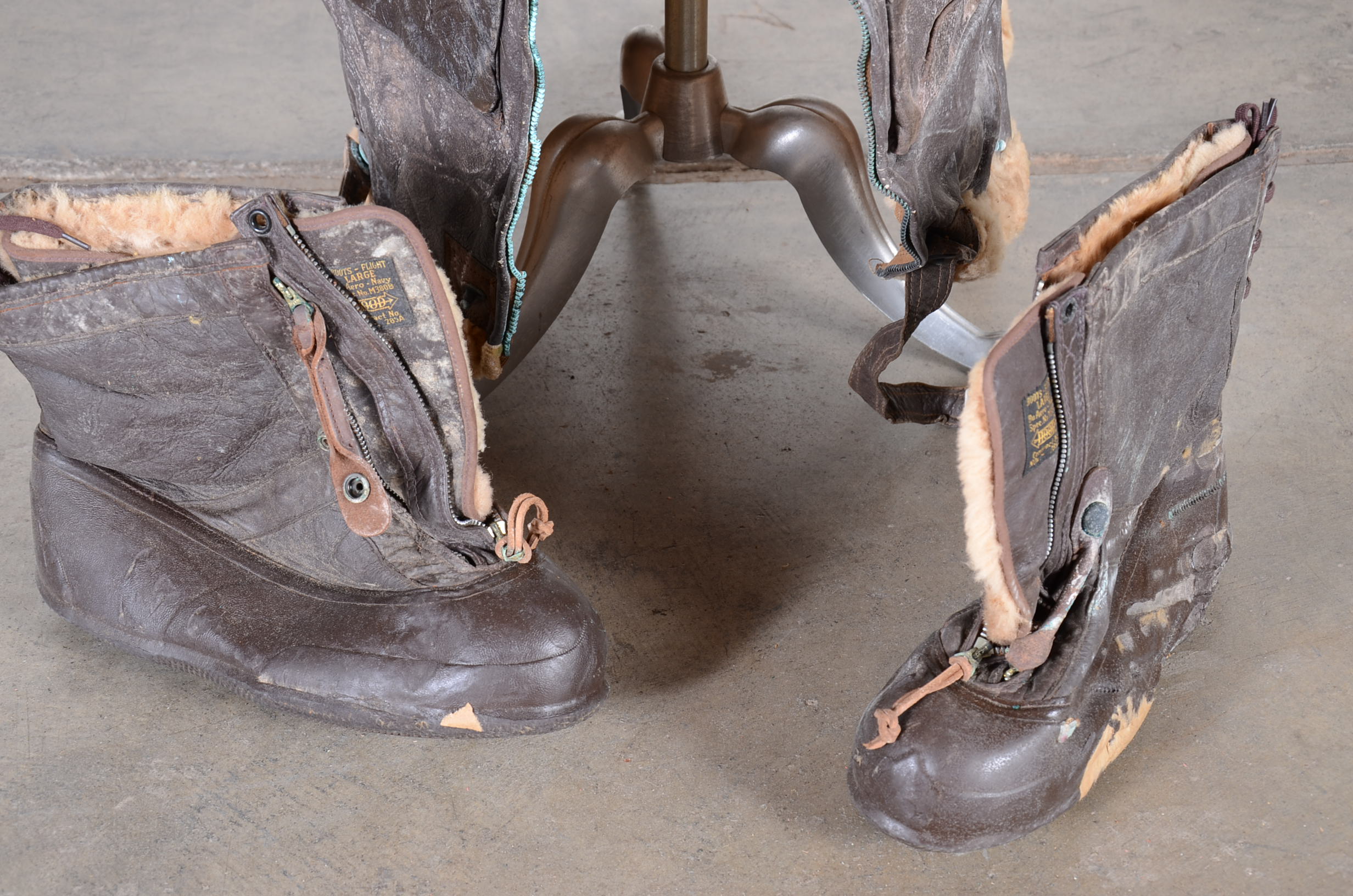 WWII Pilot Suit of Robert S. Willis, Lt. A-1 USNR