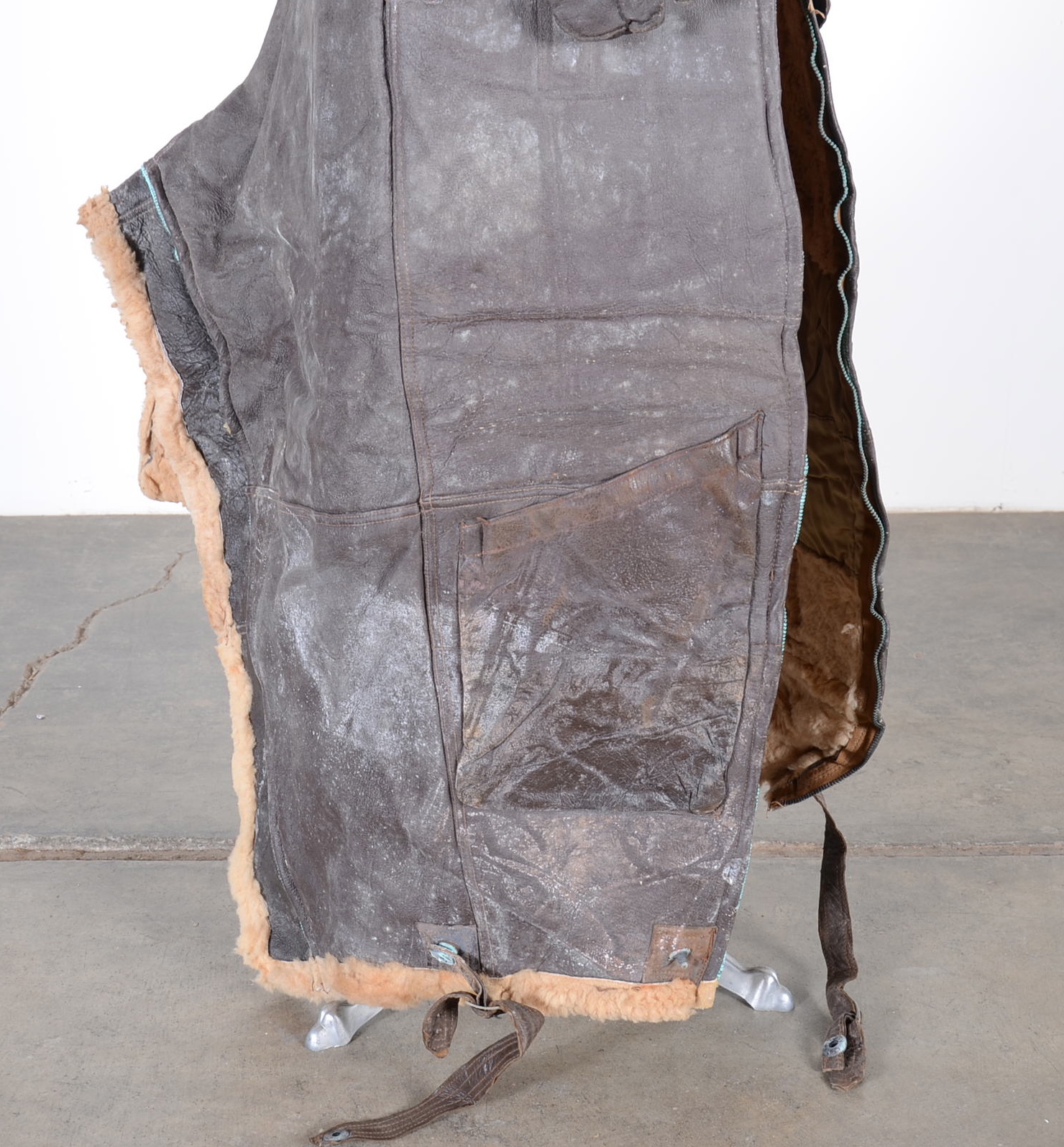 WWII Pilot Suit of Robert S. Willis, Lt. A-1 USNR