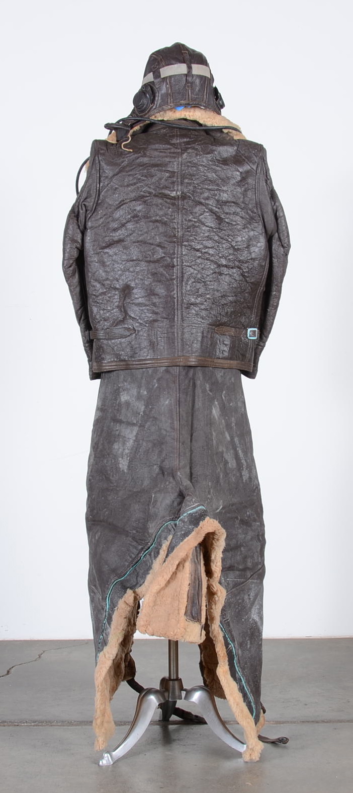 WWII Pilot Suit of Robert S. Willis, Lt. A-1 USNR