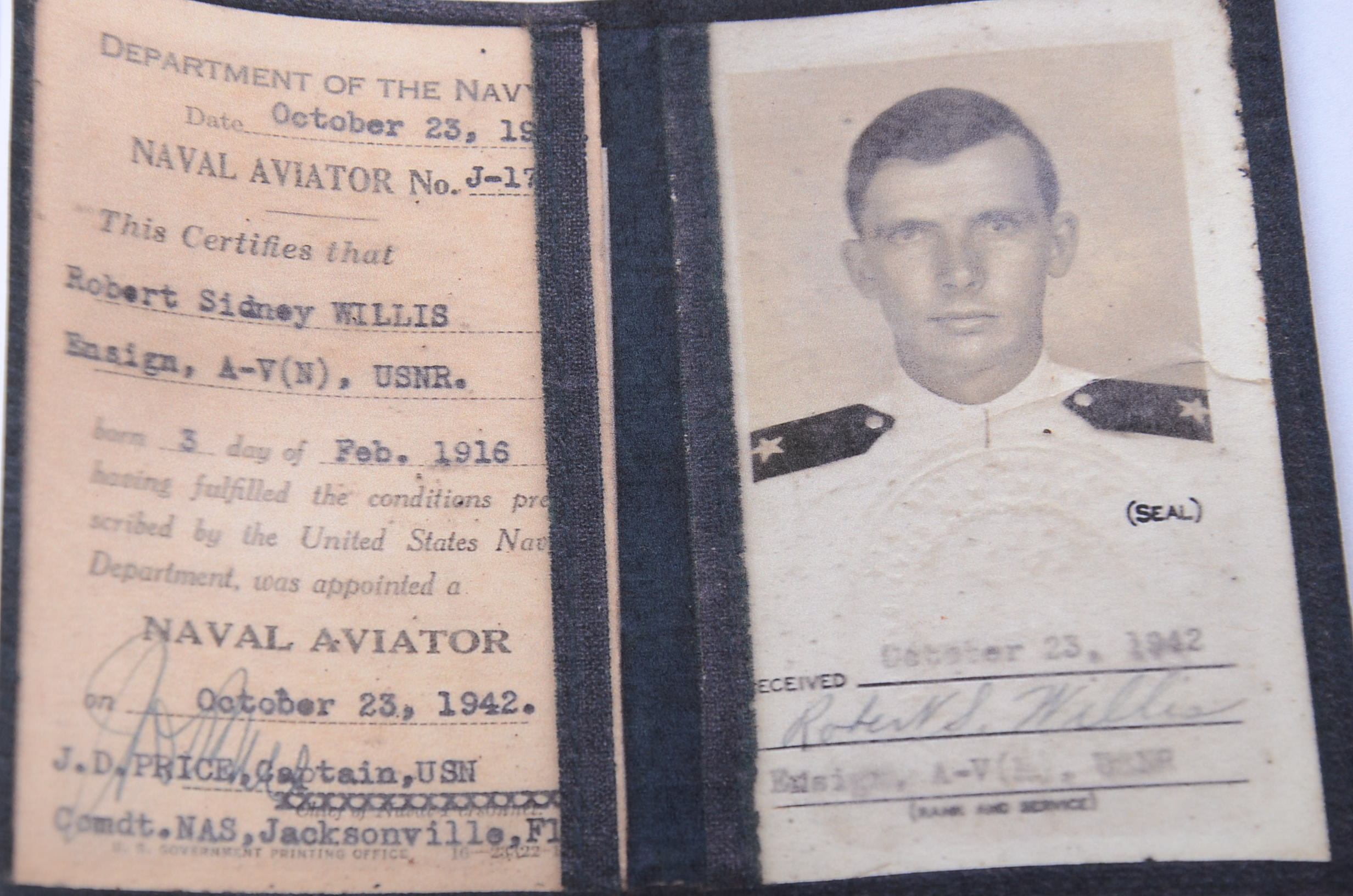 WWII Pilot Suit of Robert S. Willis, Lt. A-1 USNR