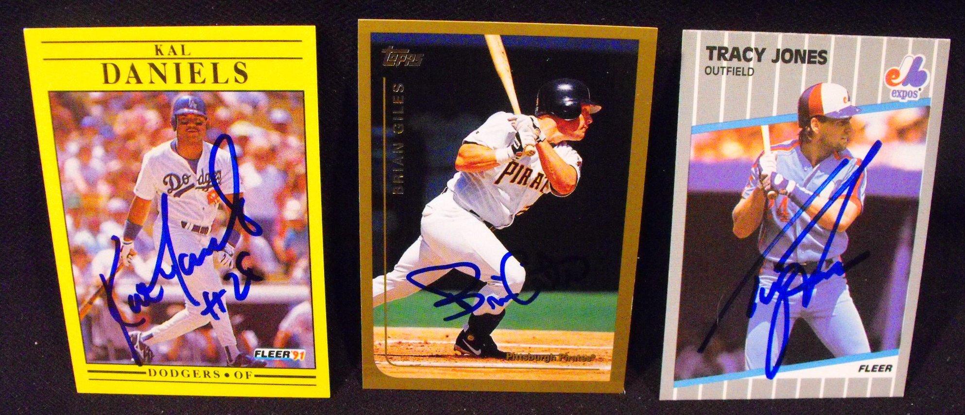 (21) Vintage National League Baseball Player Hand Signed Baseball Cards