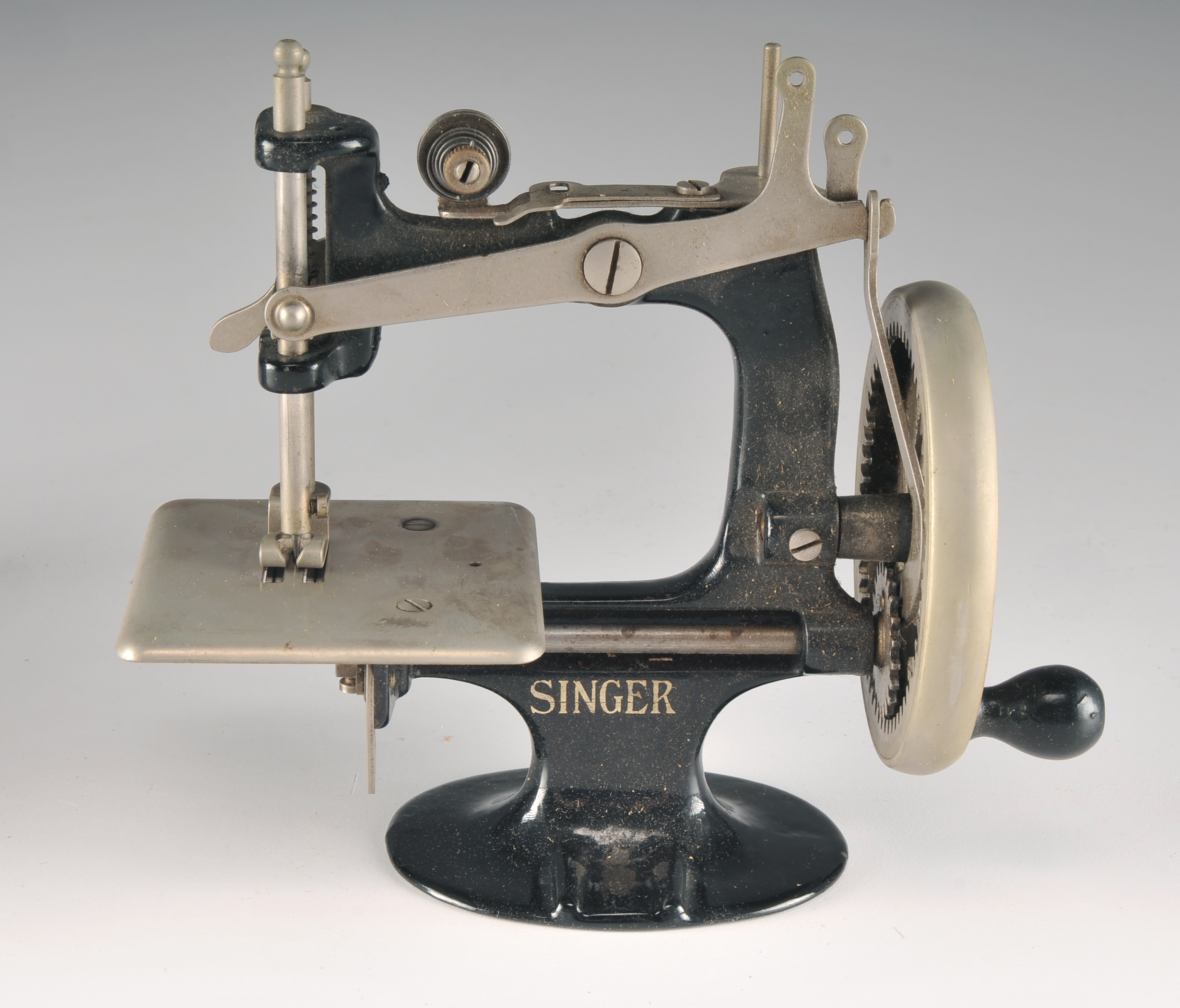 Girls Singer Sewing Machine