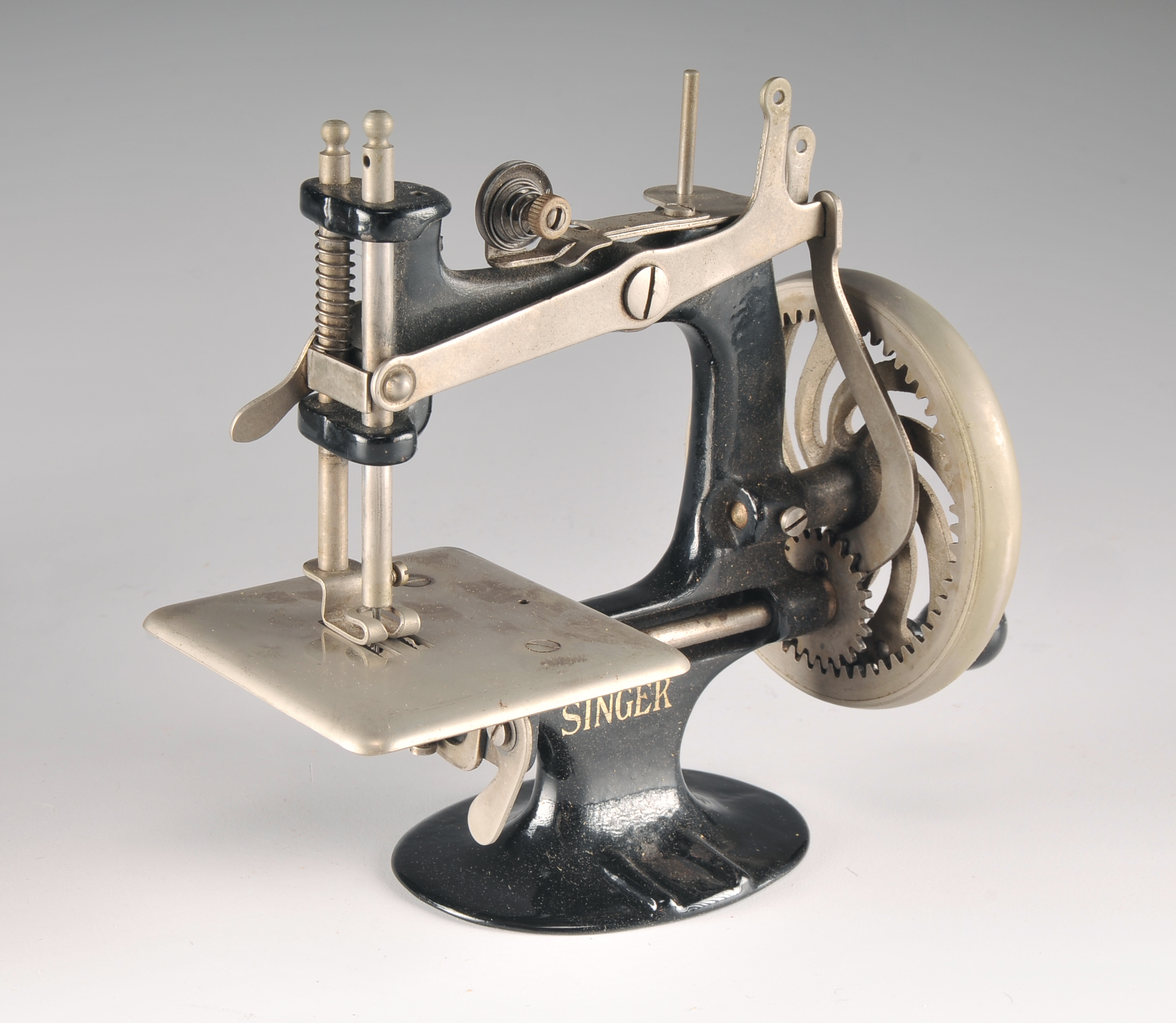 Girls Singer Sewing Machine
