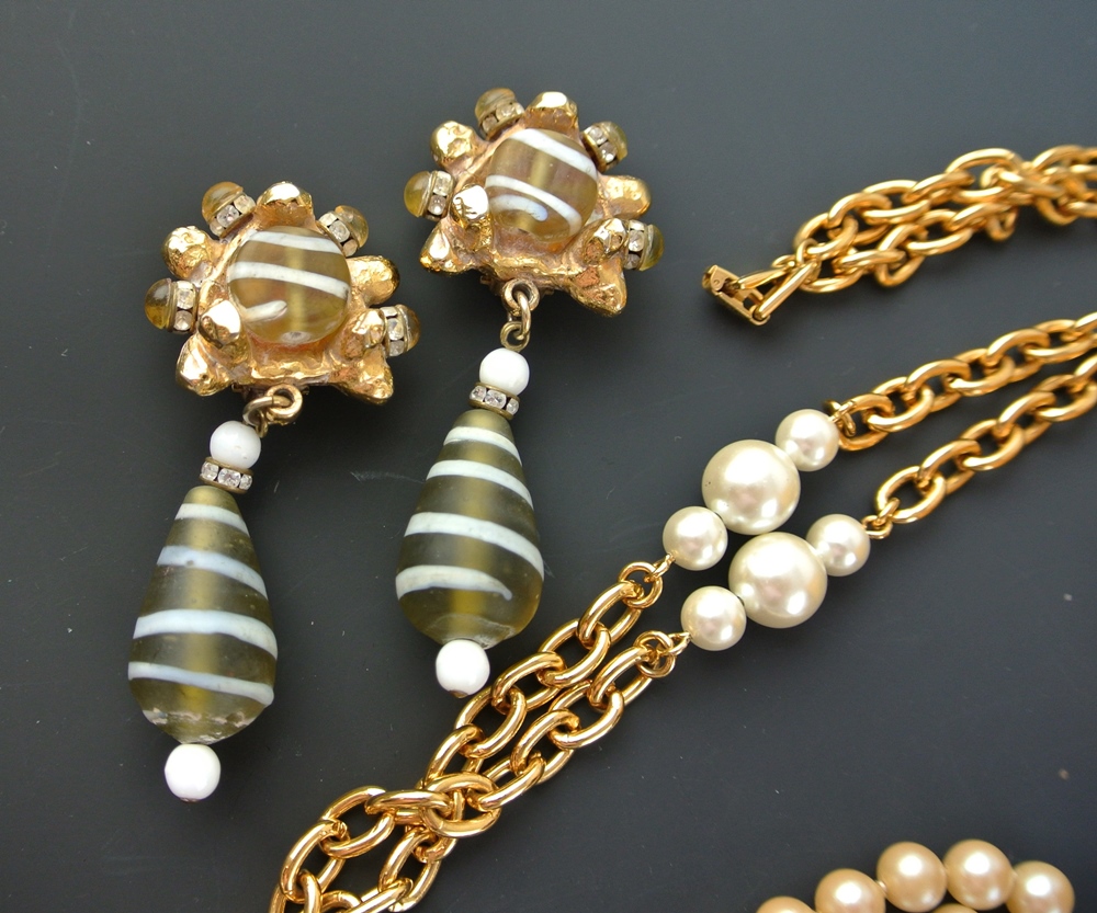 Attractive Fashion Jewelry with butterfly Box