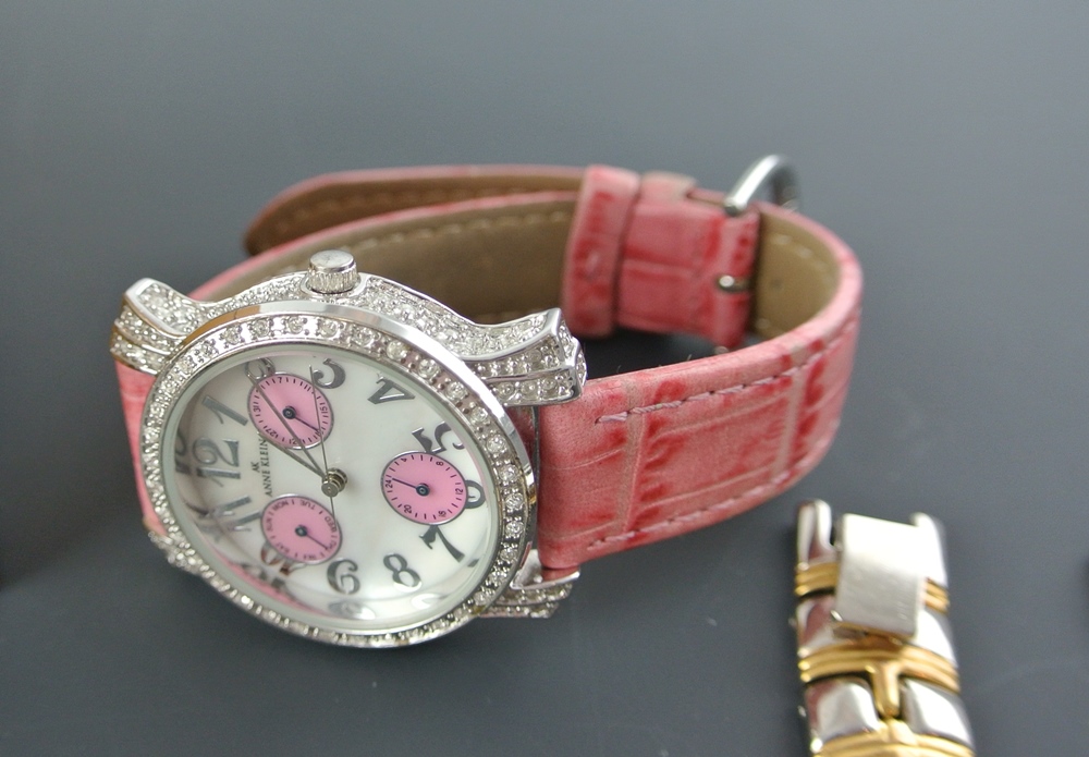 Attractive Fashion Jewelry with butterfly Box