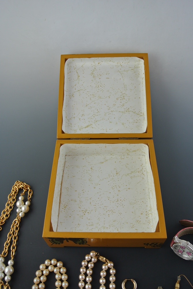 Attractive Fashion Jewelry with butterfly Box