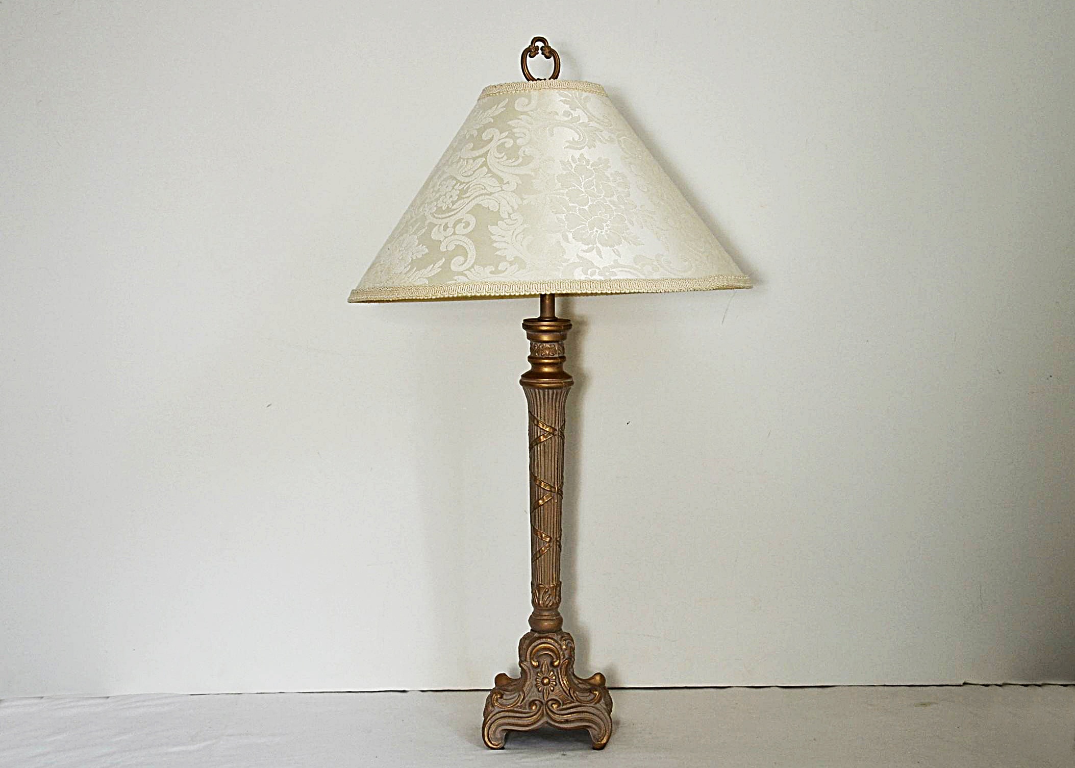 Contemporary accent lamp