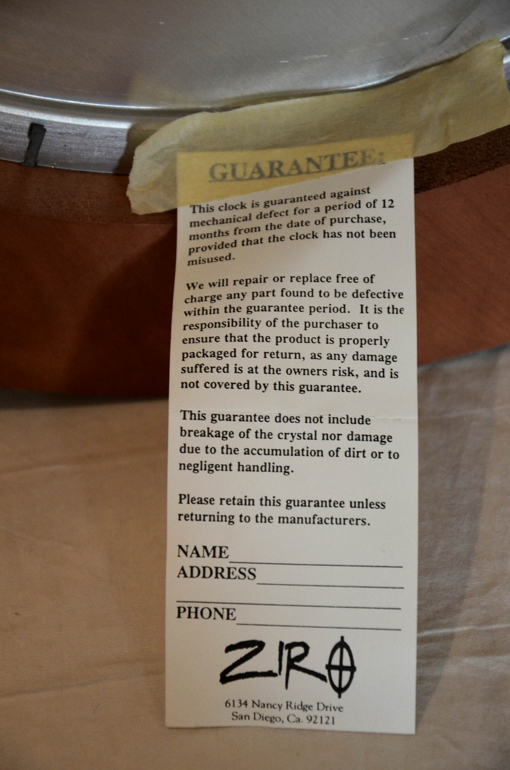 Ziro battery operated wall clock.