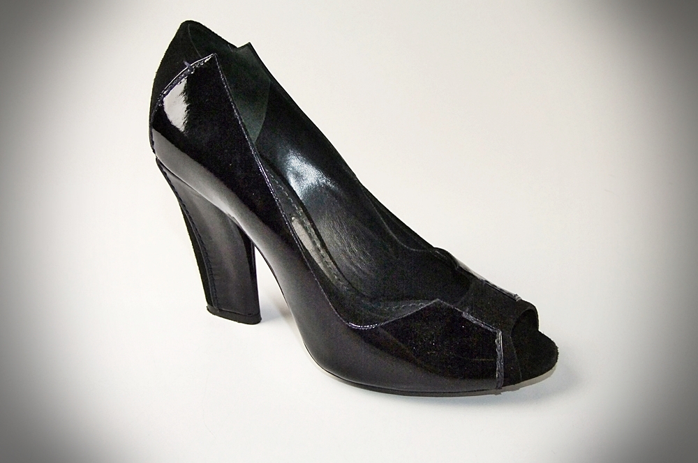 Marc Jacobs Black Patent Leather Open Toe Heels 