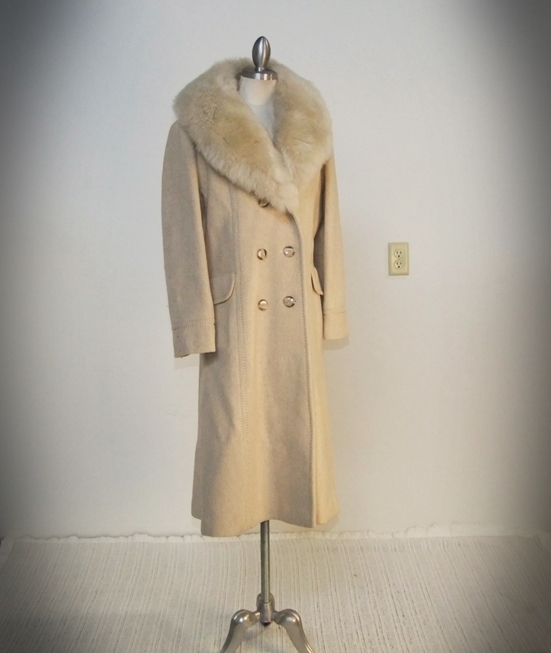Vintage Ivory Wool Coat With Faux Fur Collar