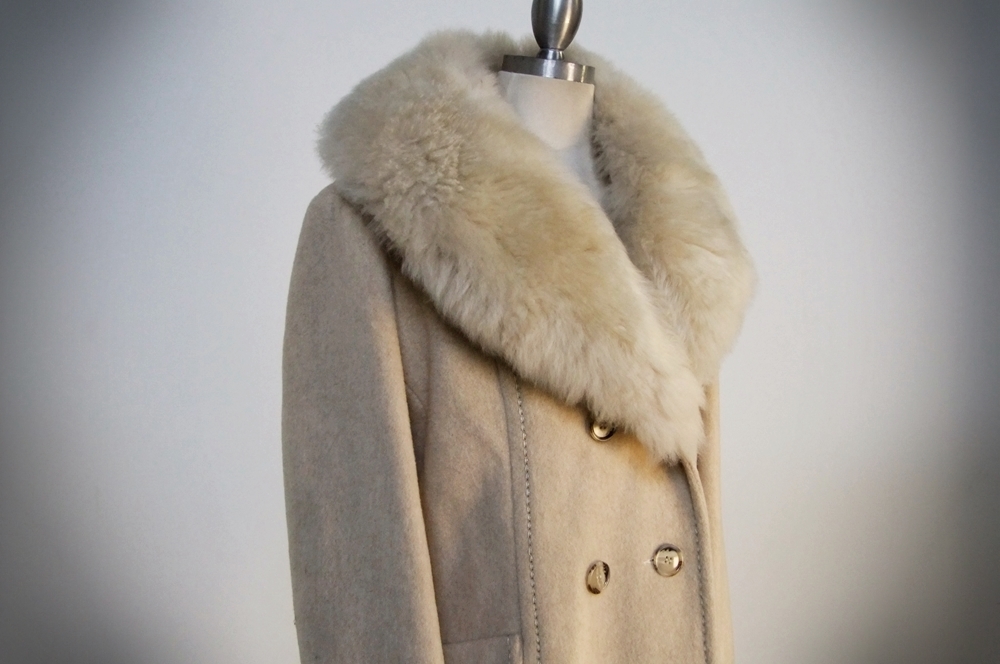 Vintage Ivory Wool Coat With Faux Fur Collar