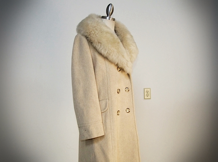 Vintage Ivory Wool Coat With Faux Fur Collar
