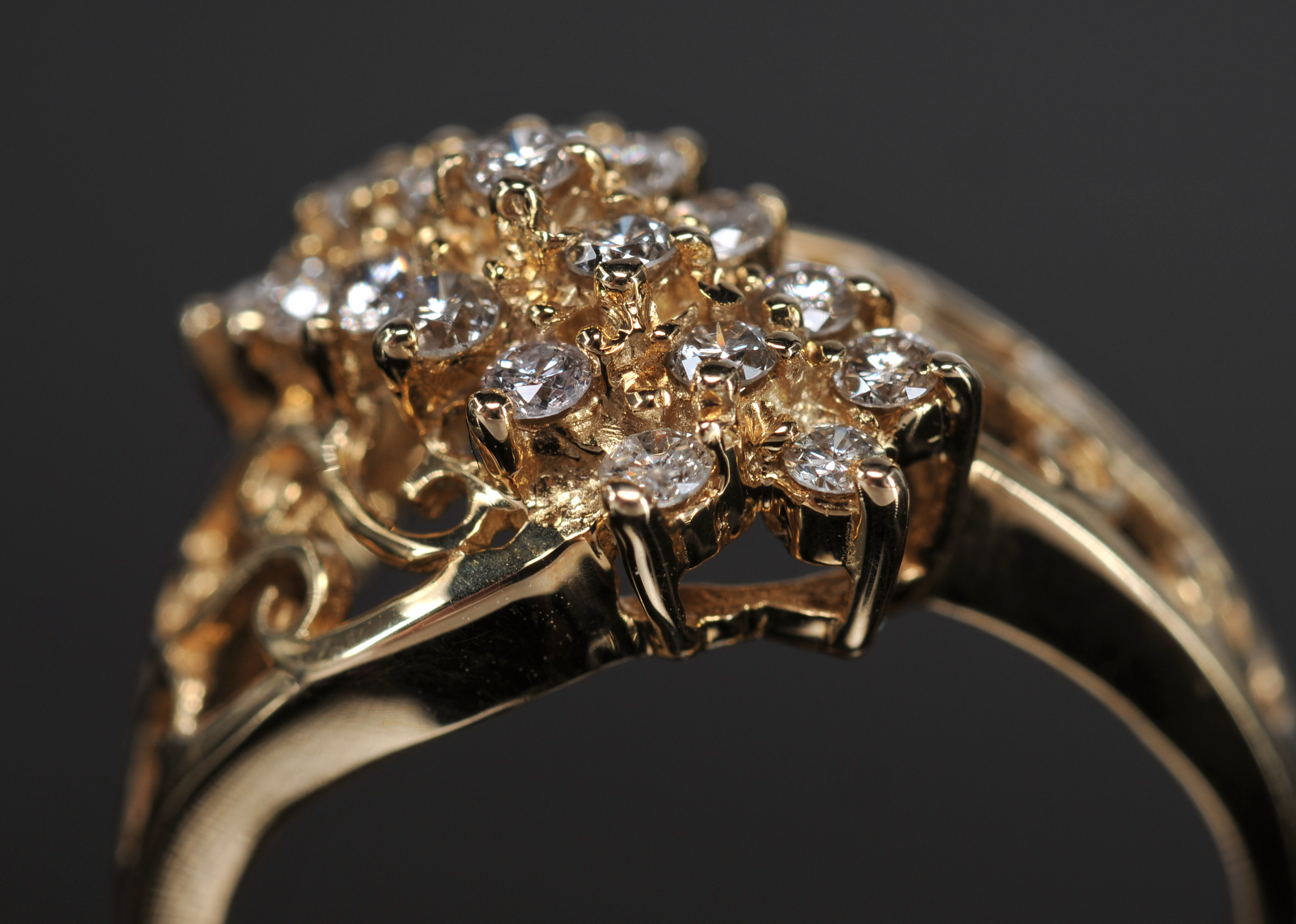 Lady's 10 K Yellow Gold And Diamond Cluster Ring