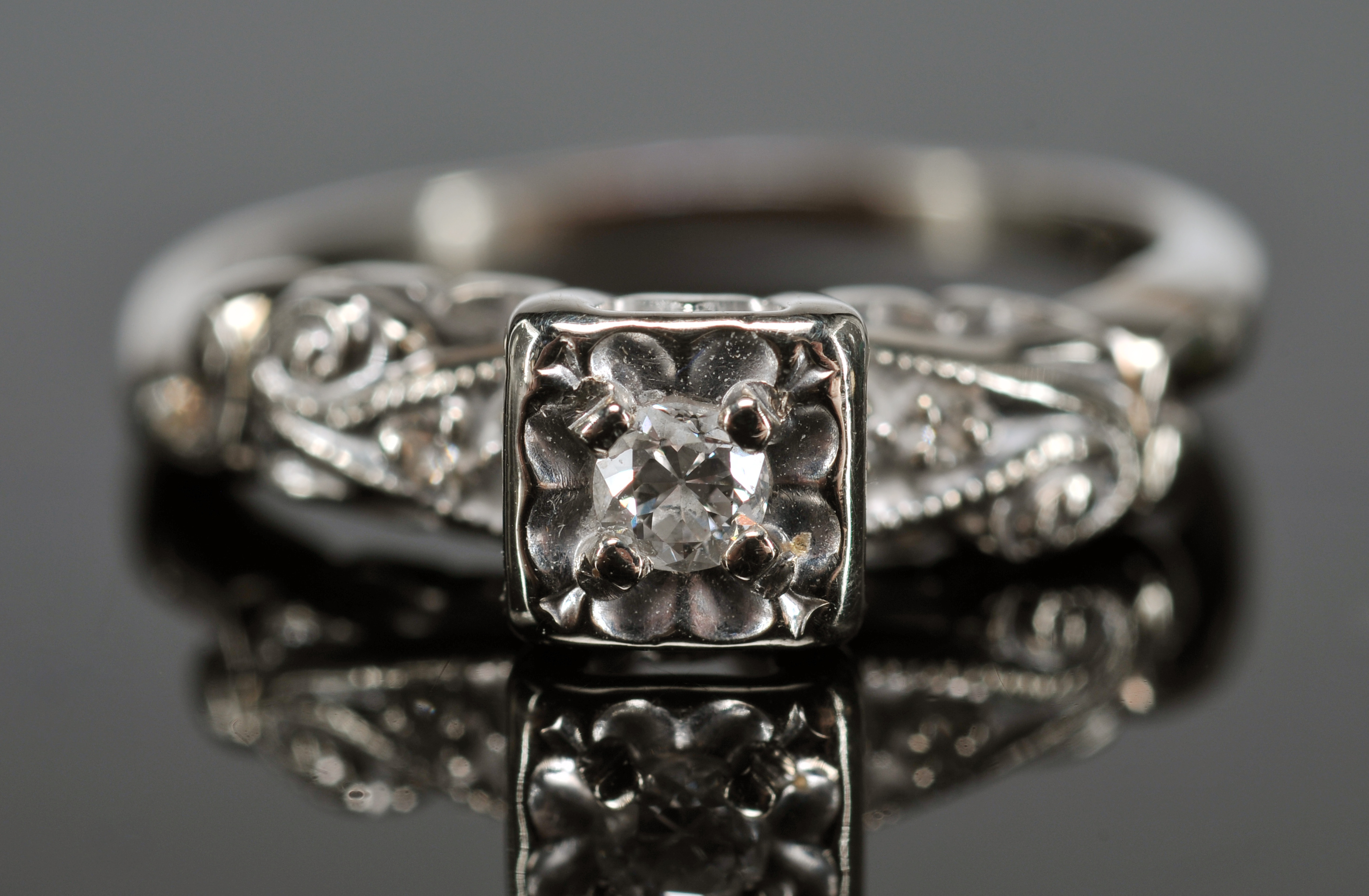 14 K White Gold And Diamond Ring