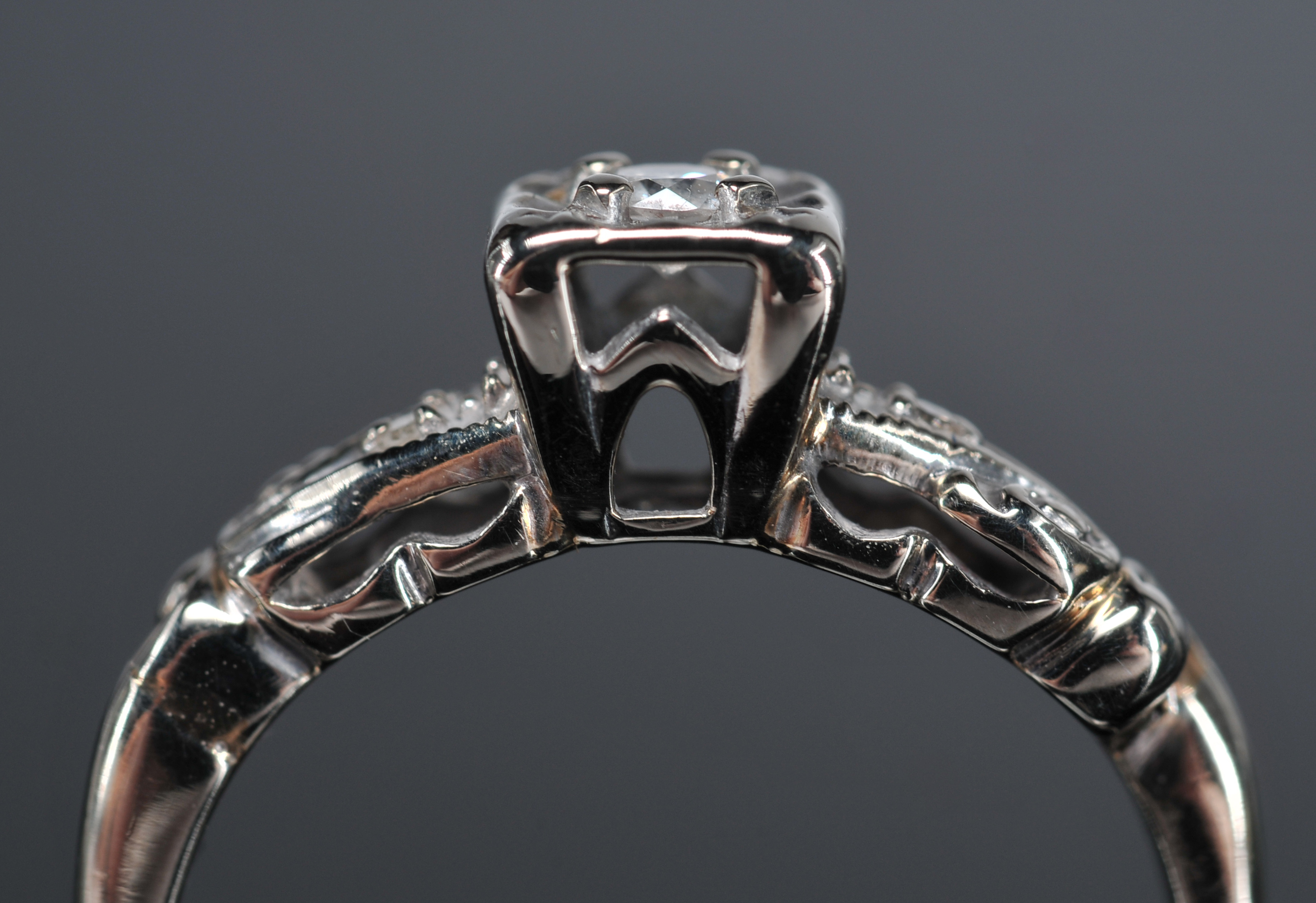 14 K White Gold And Diamond Ring