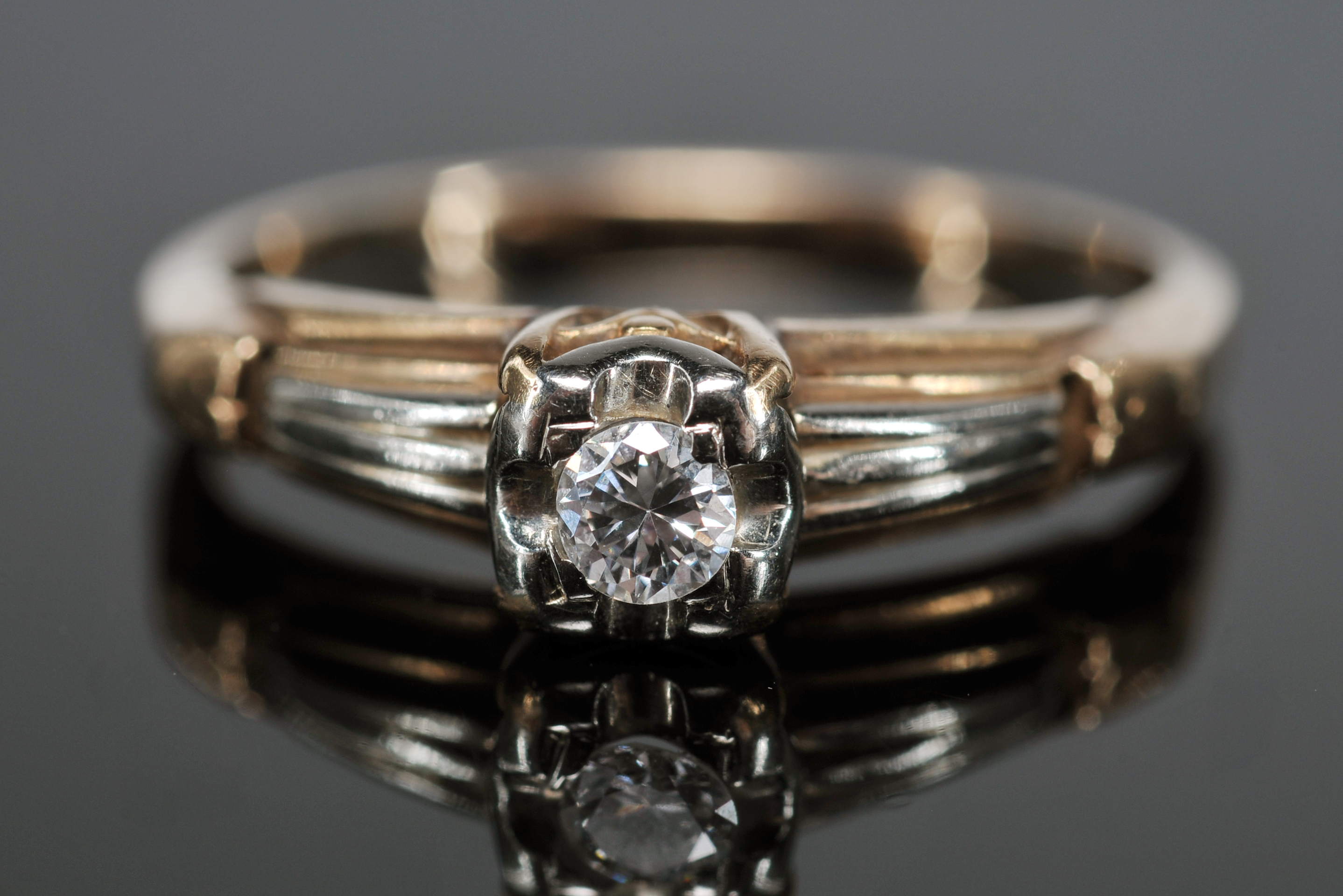 14 K two Tone Gold And Diamond Ring