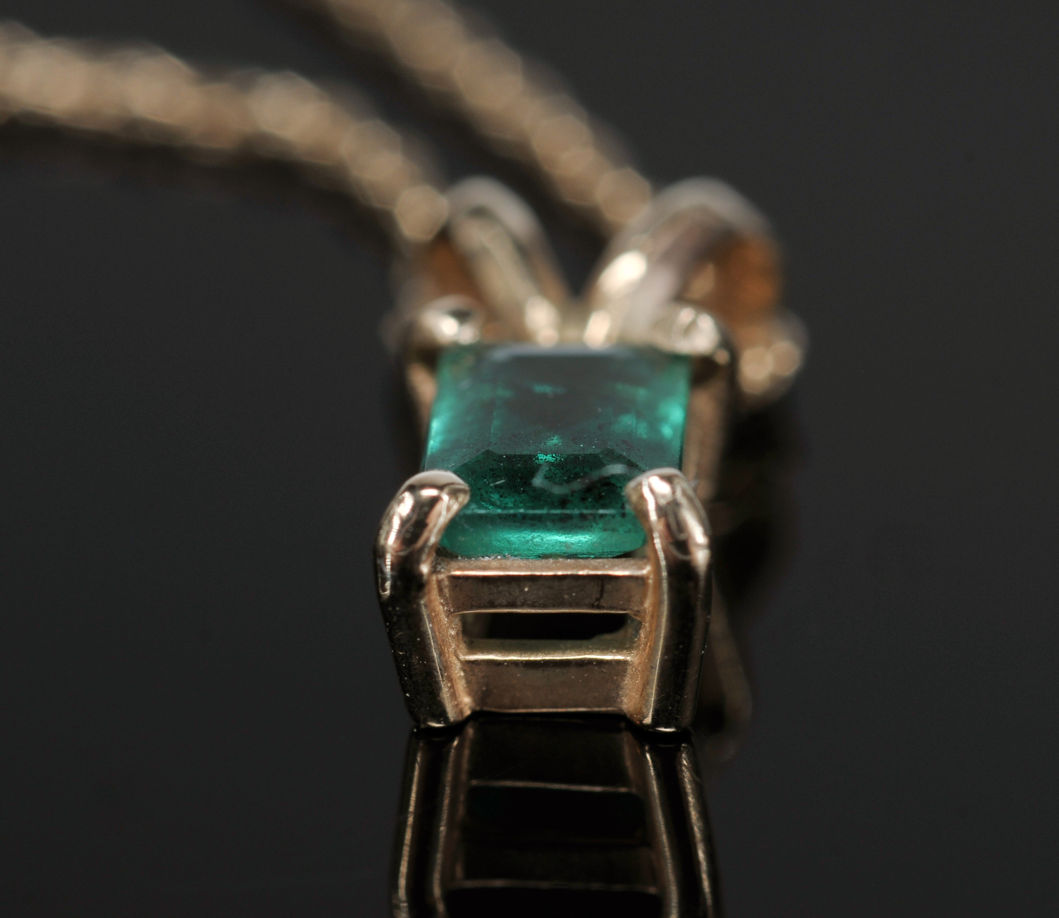 Lady's 14 K Yellow Gold And Synthetic Emerald Pendant With 18" Chain 