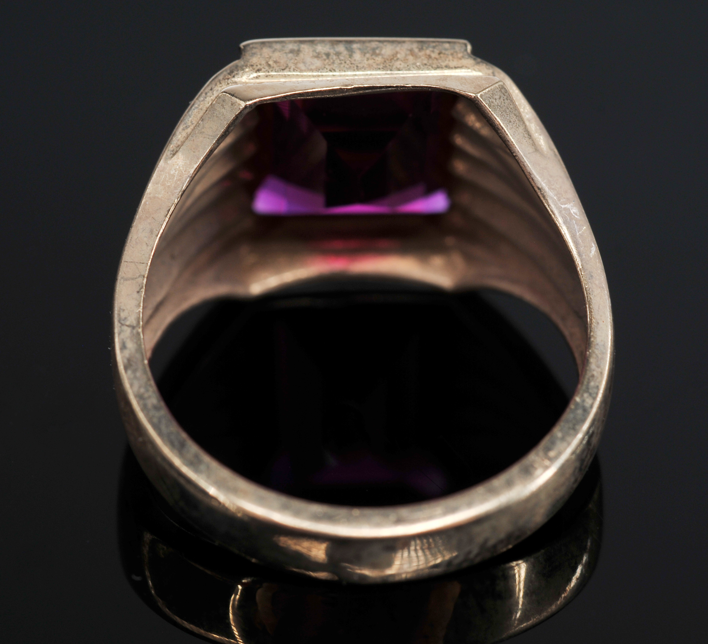 10 K Yellow Gold Ring With Synthetic Ruby