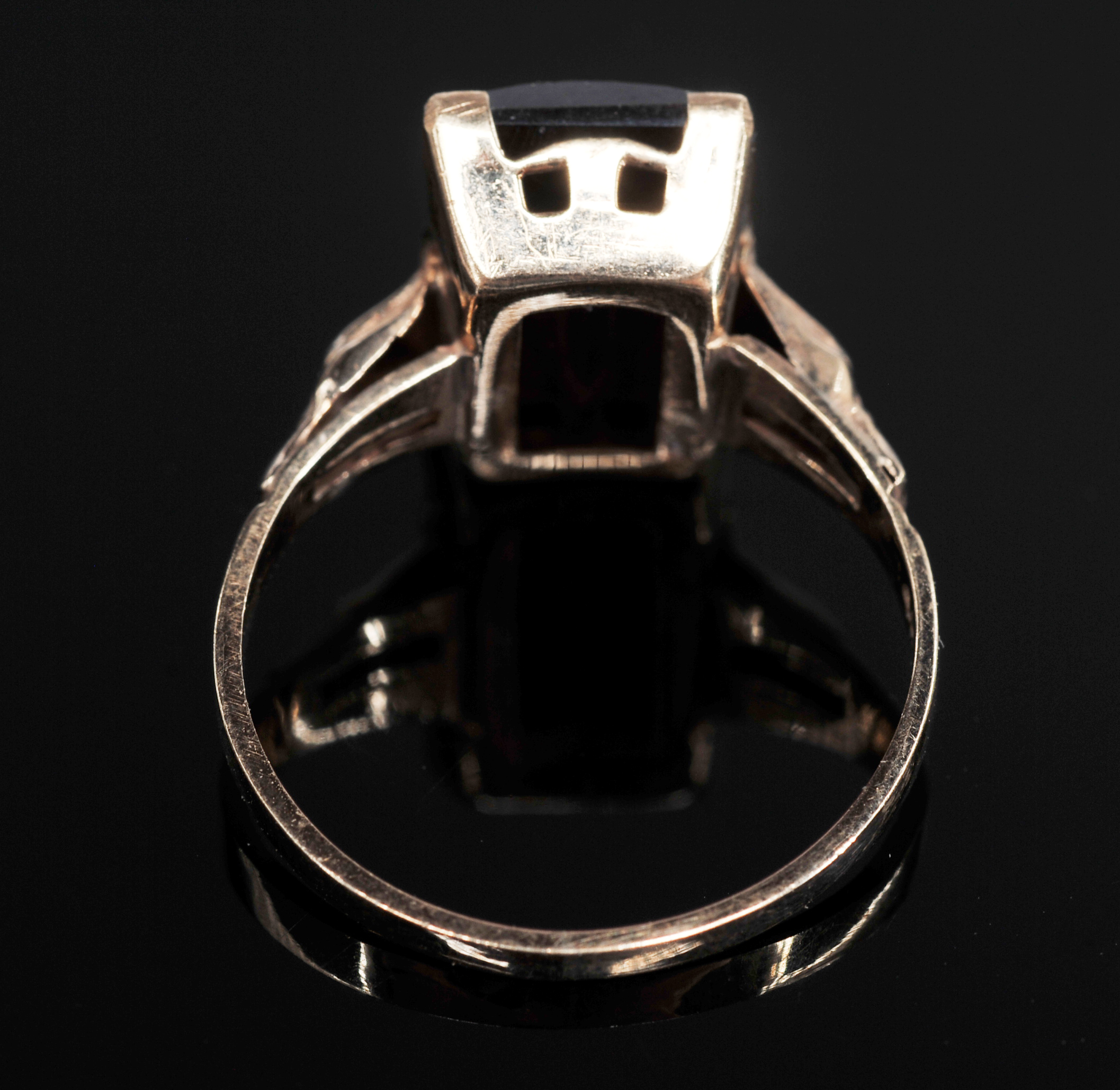 Lady's Unique Vintage 14K Yellow Gold Ring With Synthetic Ruby Red Stone