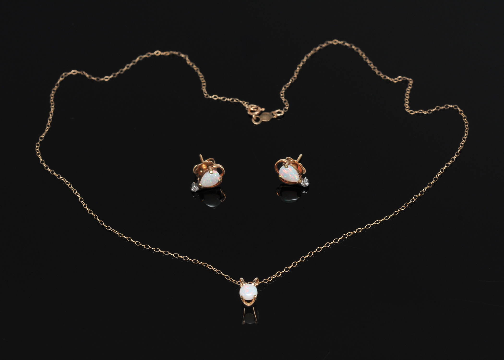 14 K Yellow Gold 18" Chain With Opal Pendant And Earrings