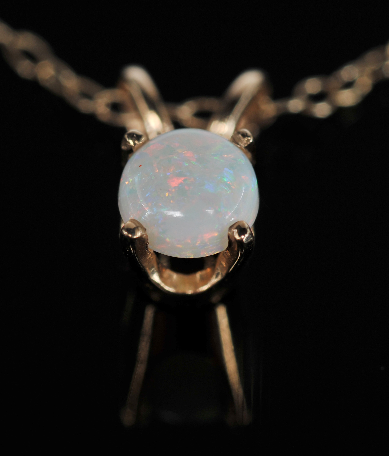 14 K Yellow Gold 18" Chain With Opal Pendant And Earrings