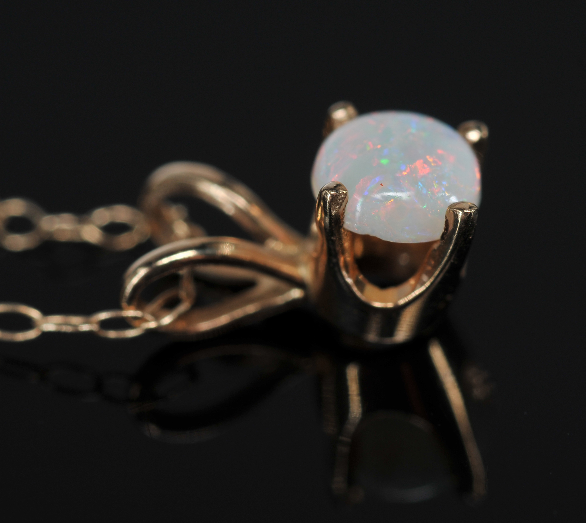 14 K Yellow Gold 18" Chain With Opal Pendant And Earrings