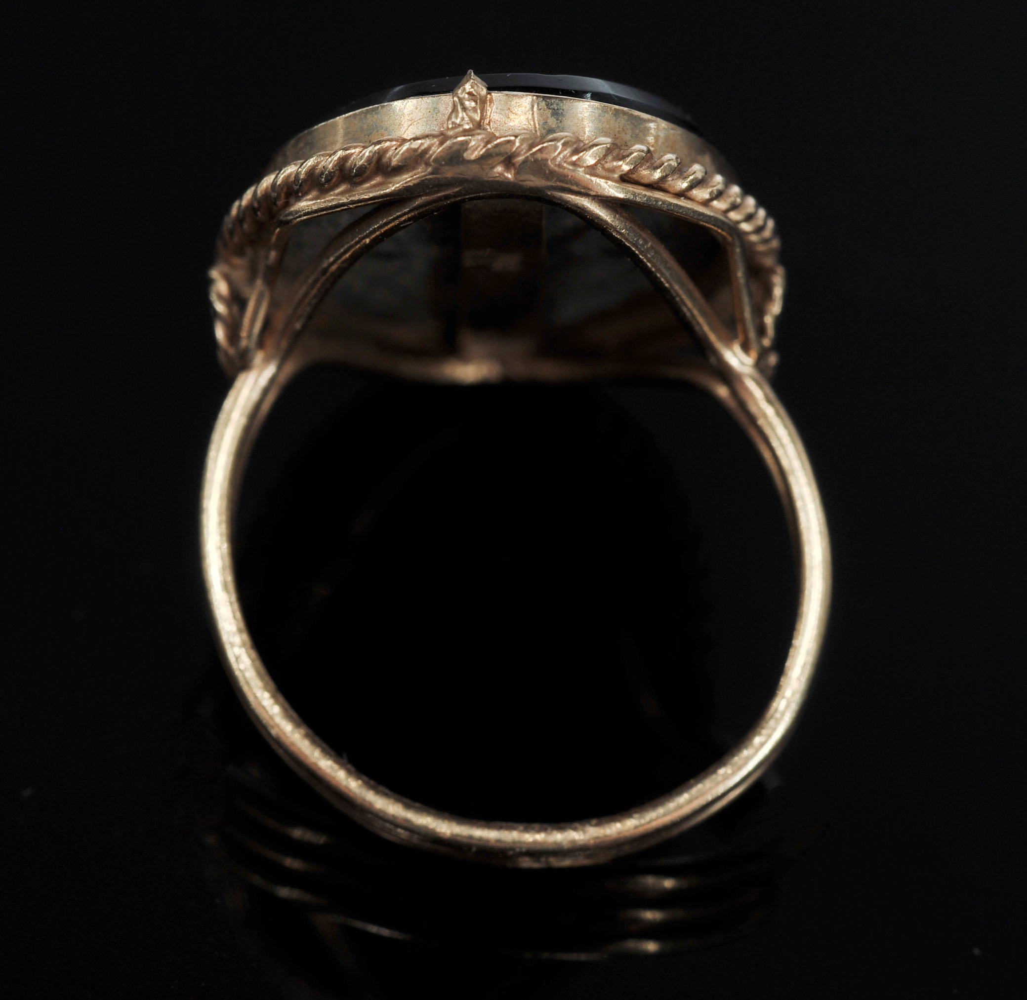 14 K Yellow Gold Victorian Black Onyx Ring 