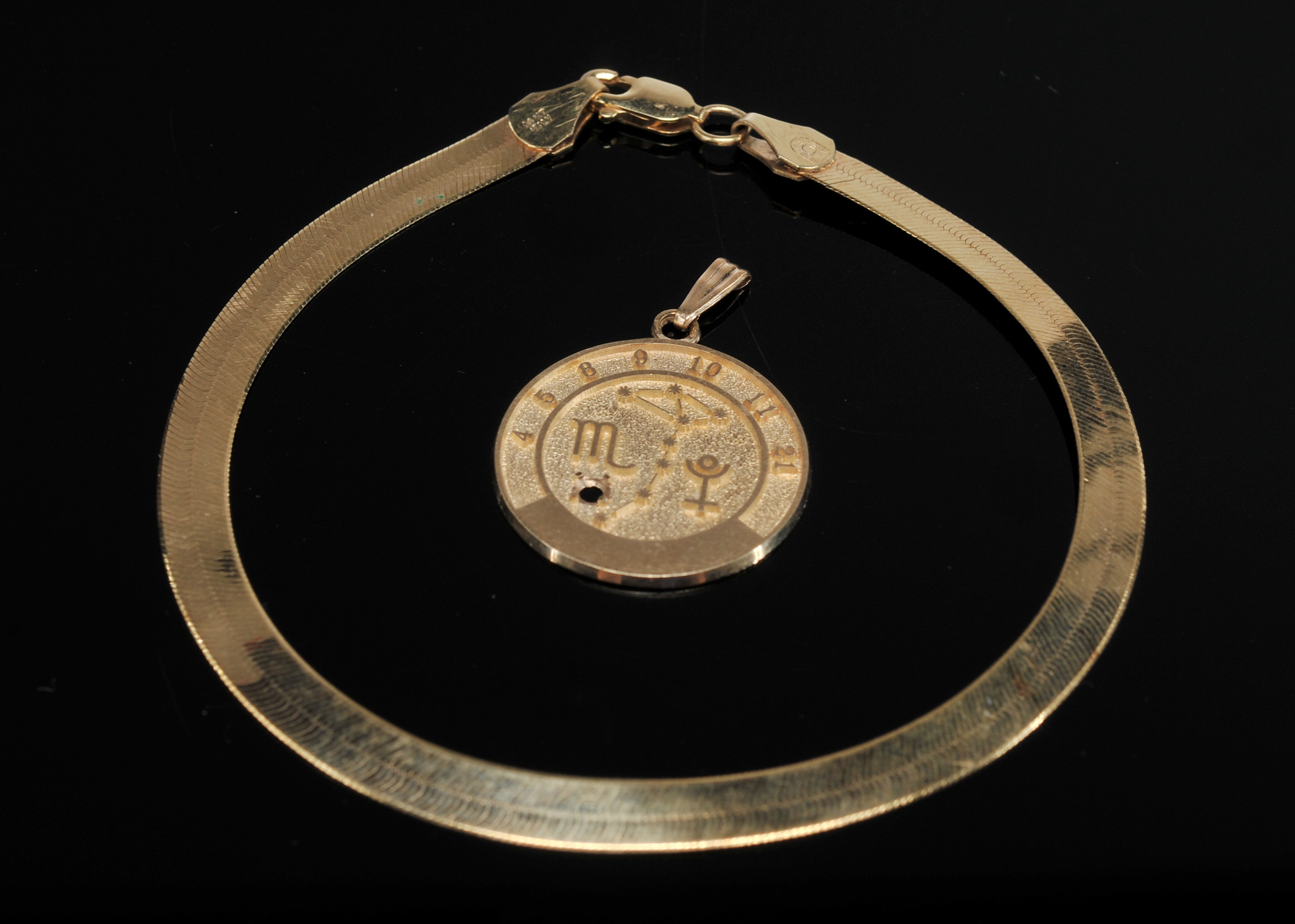 14 K Yellow Gold Herringbone Bracelet 