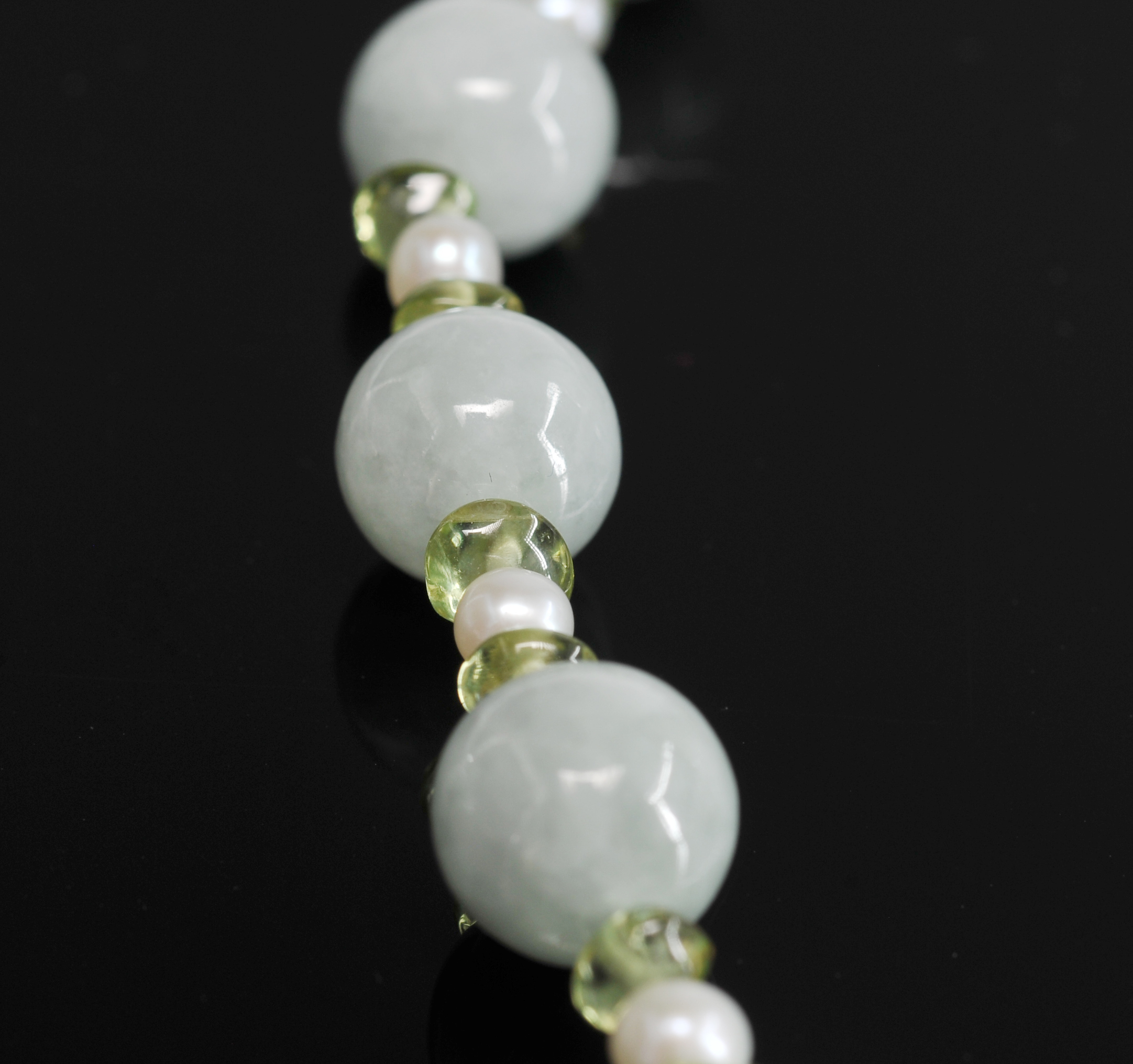  18" Jade Beaded Necklace With Genuine Pearls And Peridot Beads With 14 K Clasp