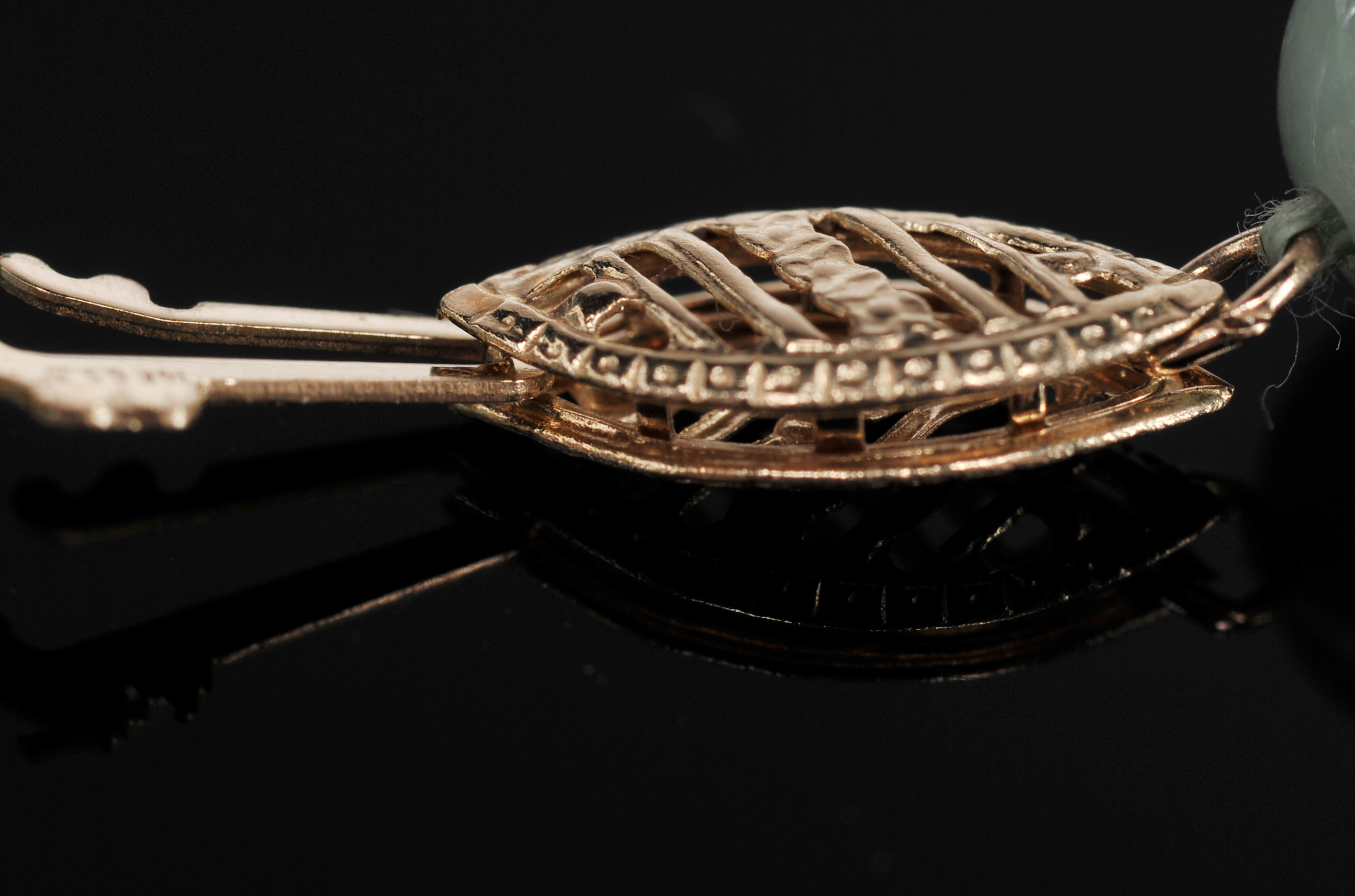  18" Jade Beaded Necklace With Genuine Pearls And Peridot Beads With 14 K Clasp