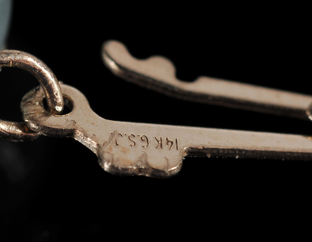  18" Jade Beaded Necklace With Genuine Pearls And Peridot Beads With 14 K Clasp