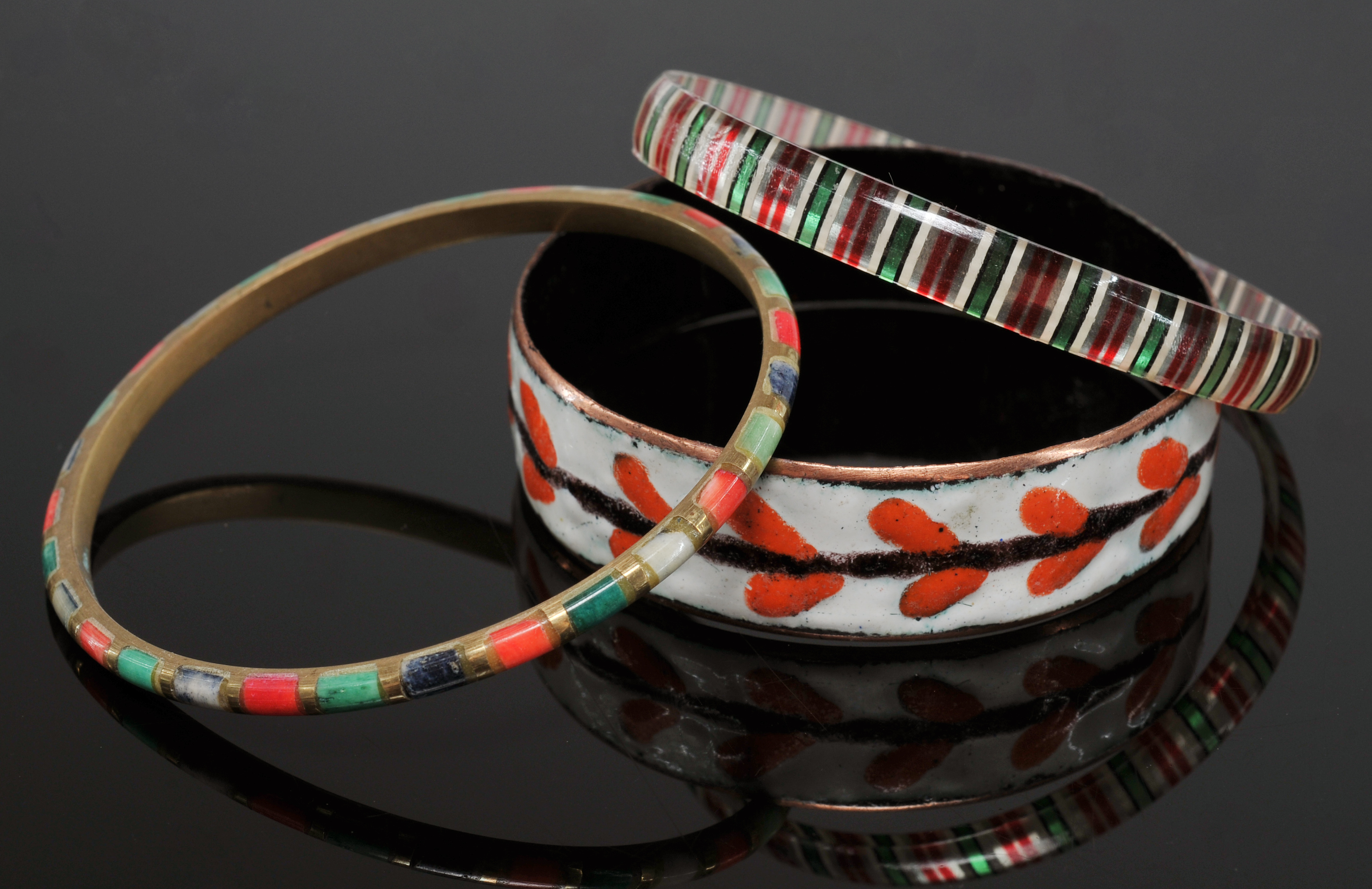 (8) Vintage Bangle Bracelets
