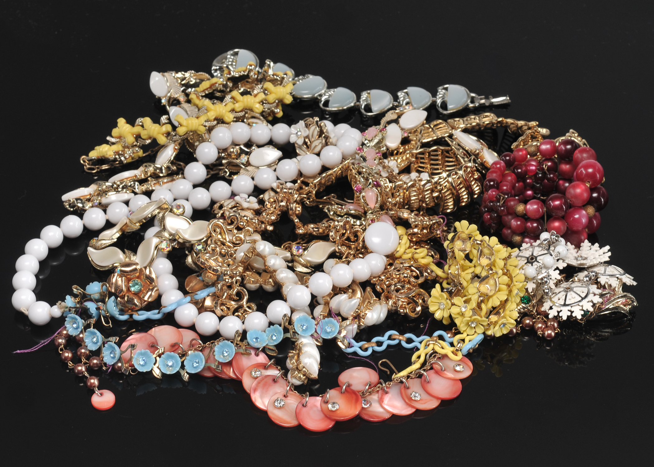 (20) Vintage Costume Jewelry Collection