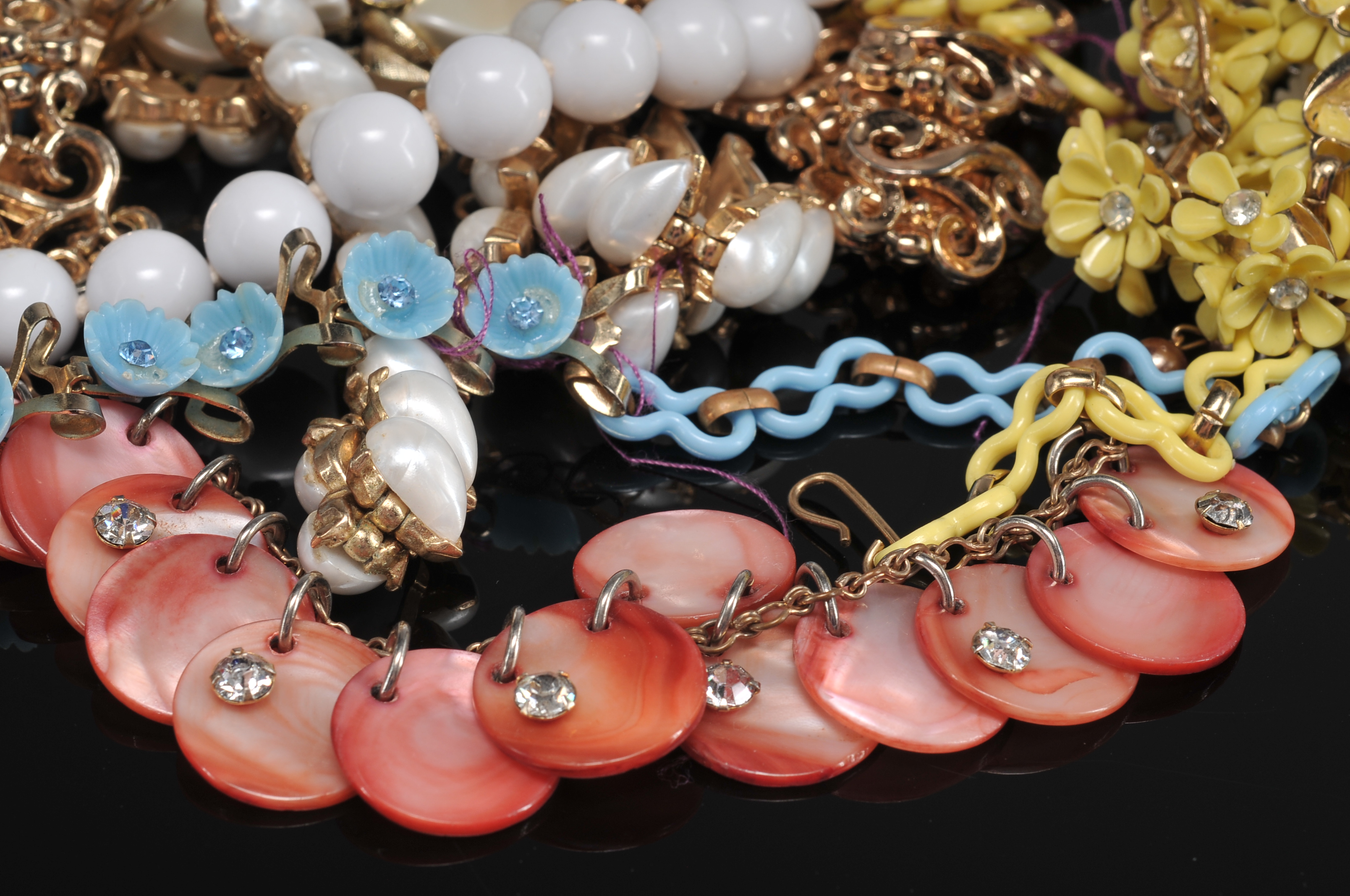 (20) Vintage Costume Jewelry Collection