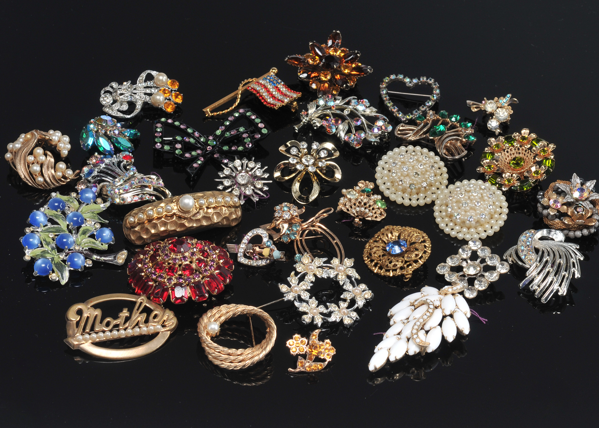 (30) Vintage Brooches And Clip Back Earrings