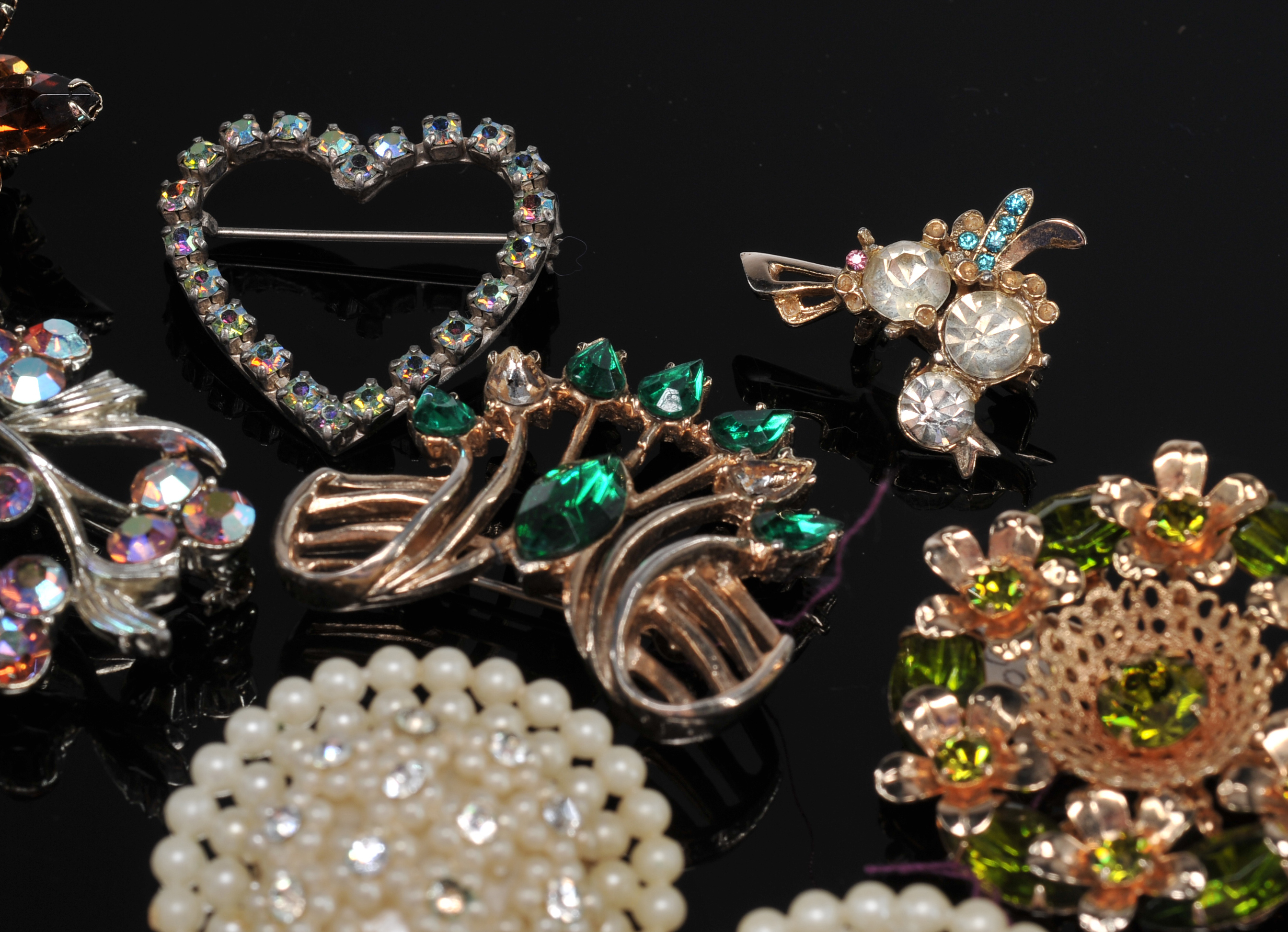 (30) Vintage Brooches And Clip Back Earrings