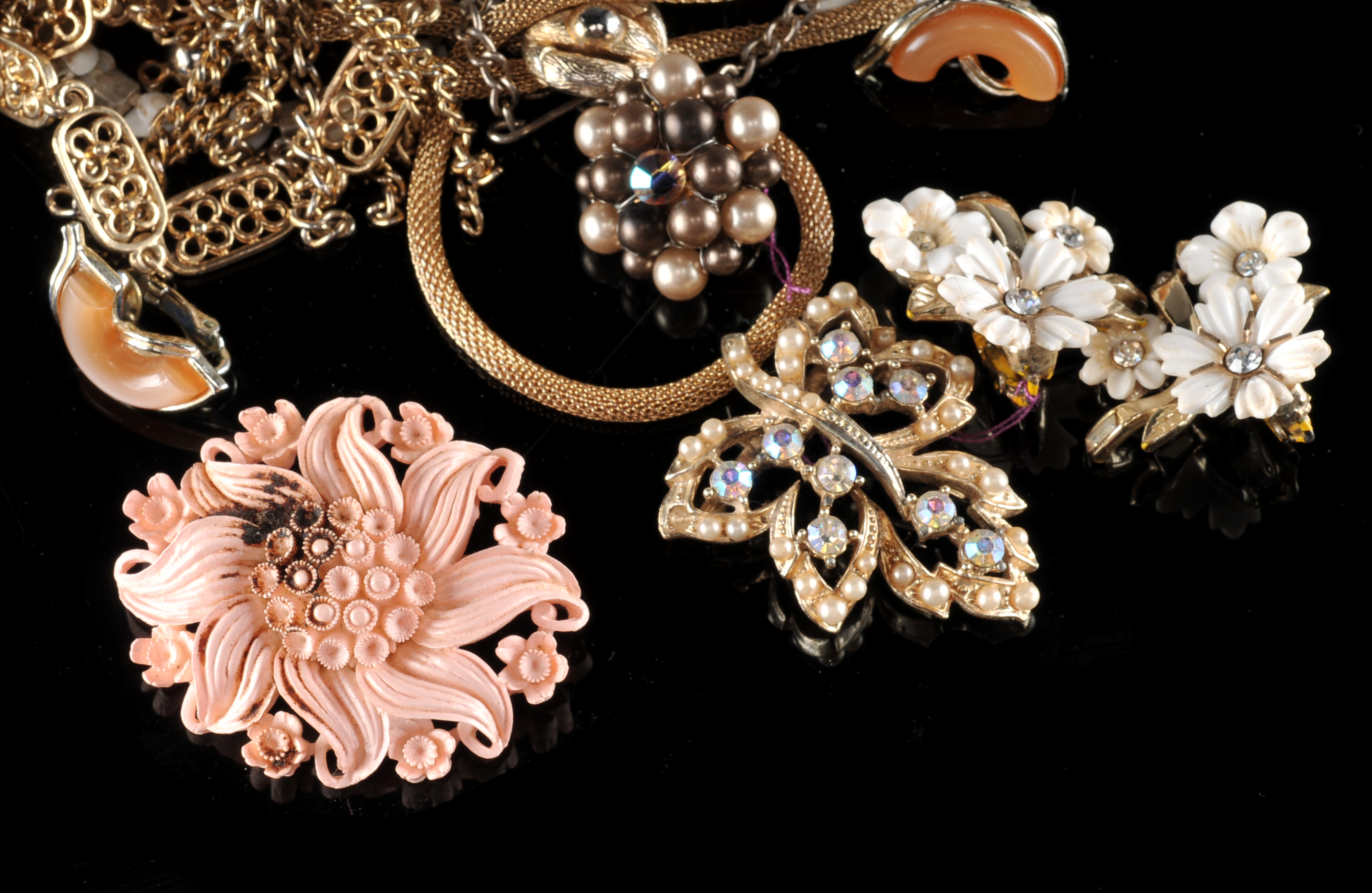 (30) Piece Collection Of Vintage Costume Jewelry 