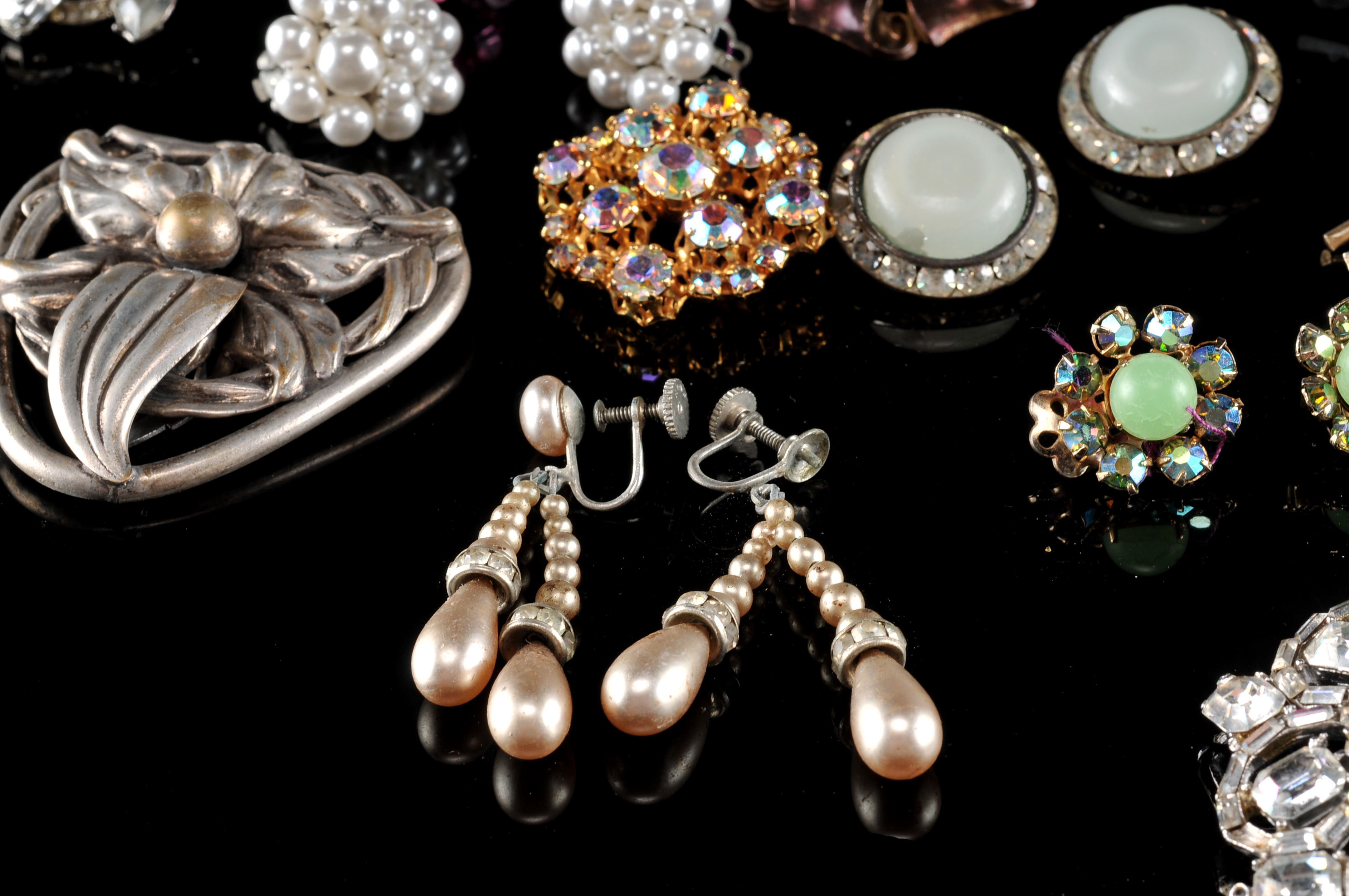 (20) Piece Collection Of Vintage Costume Jewelry