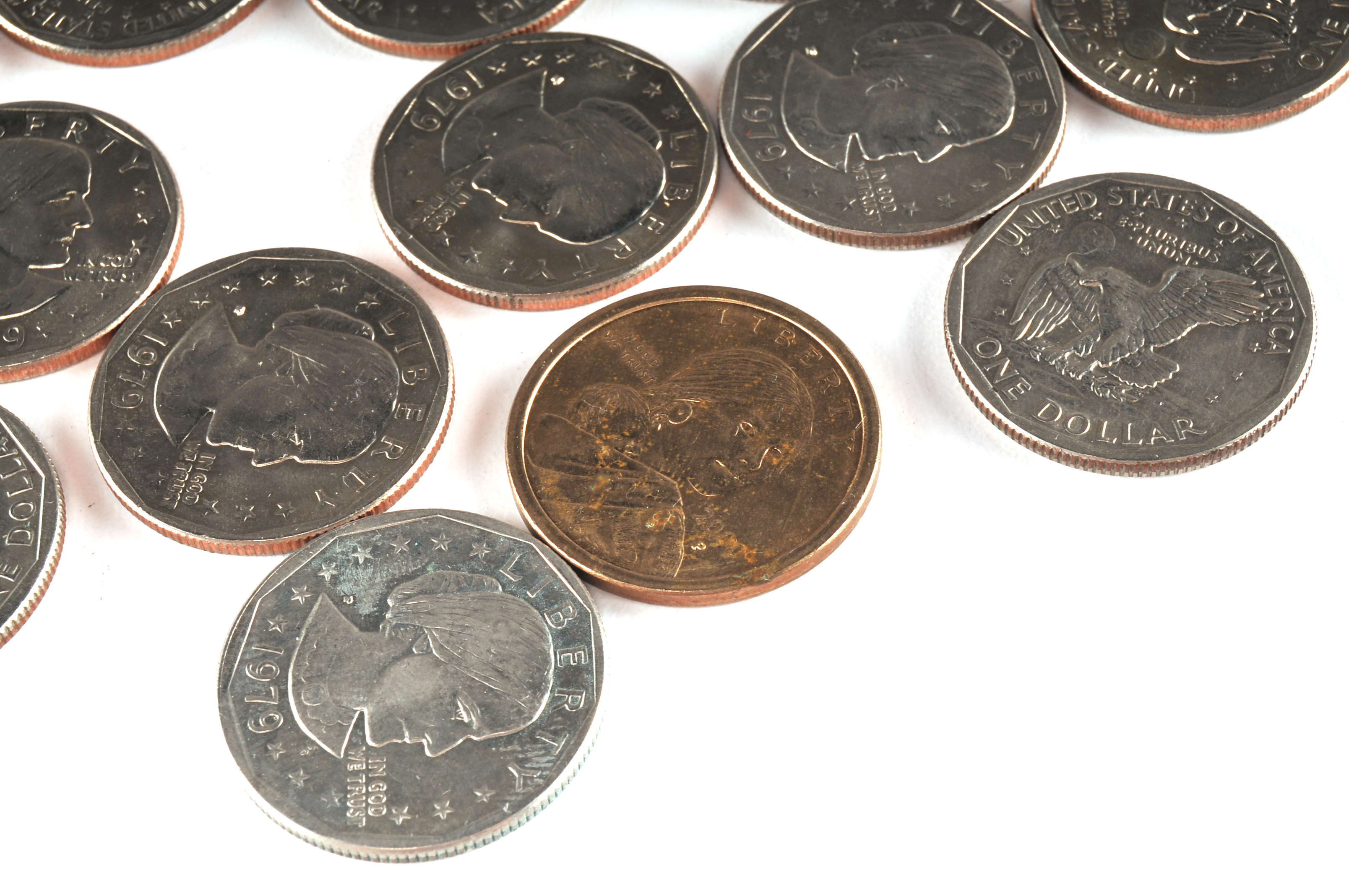 Group of (27) Modern American dollar coins including the following: (23) 1979 and (3) 1980 Susan B. Anthony dollars and one Sacagawea golden dollar