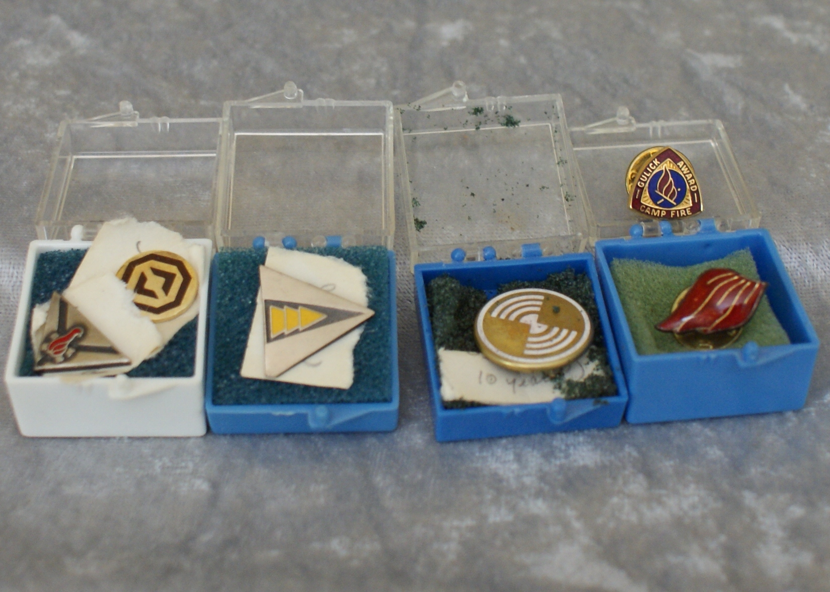 (6) Vintage Unidentified Service Pins