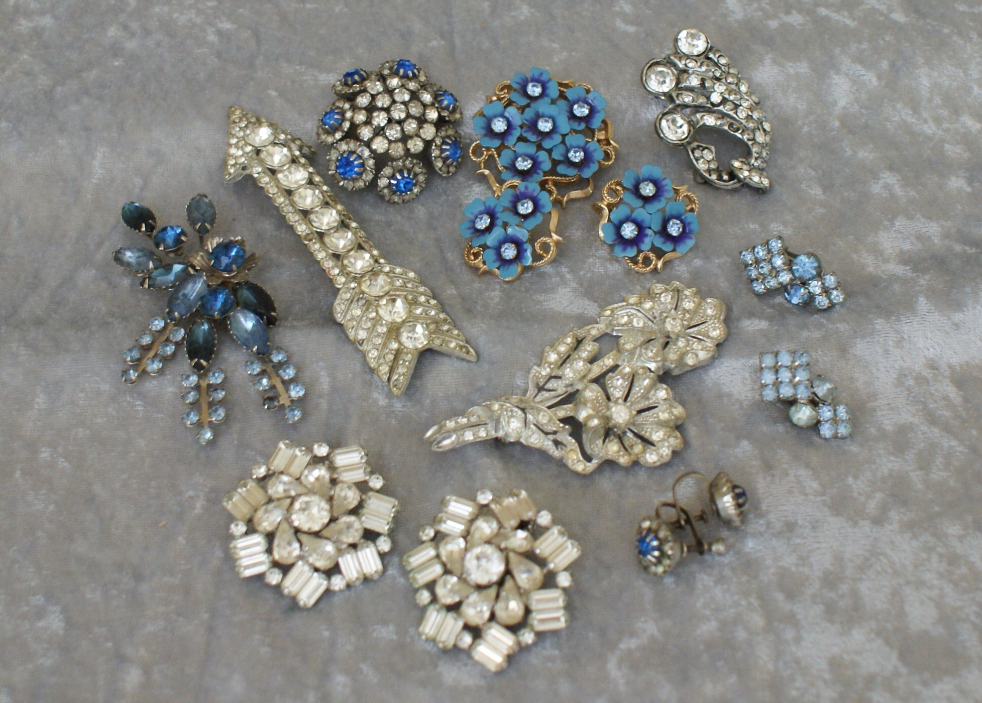 (14) pc Vintage Signed Rhinestone Jewelry Lot