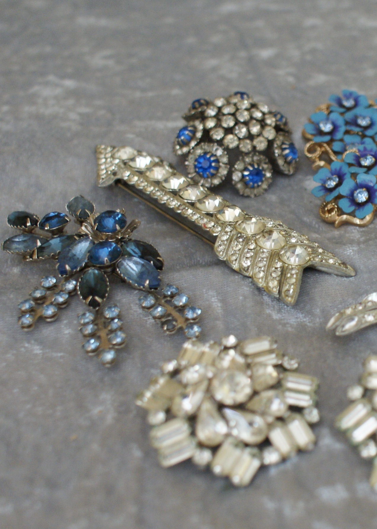 (14) pc Vintage Signed Rhinestone Jewelry Lot
