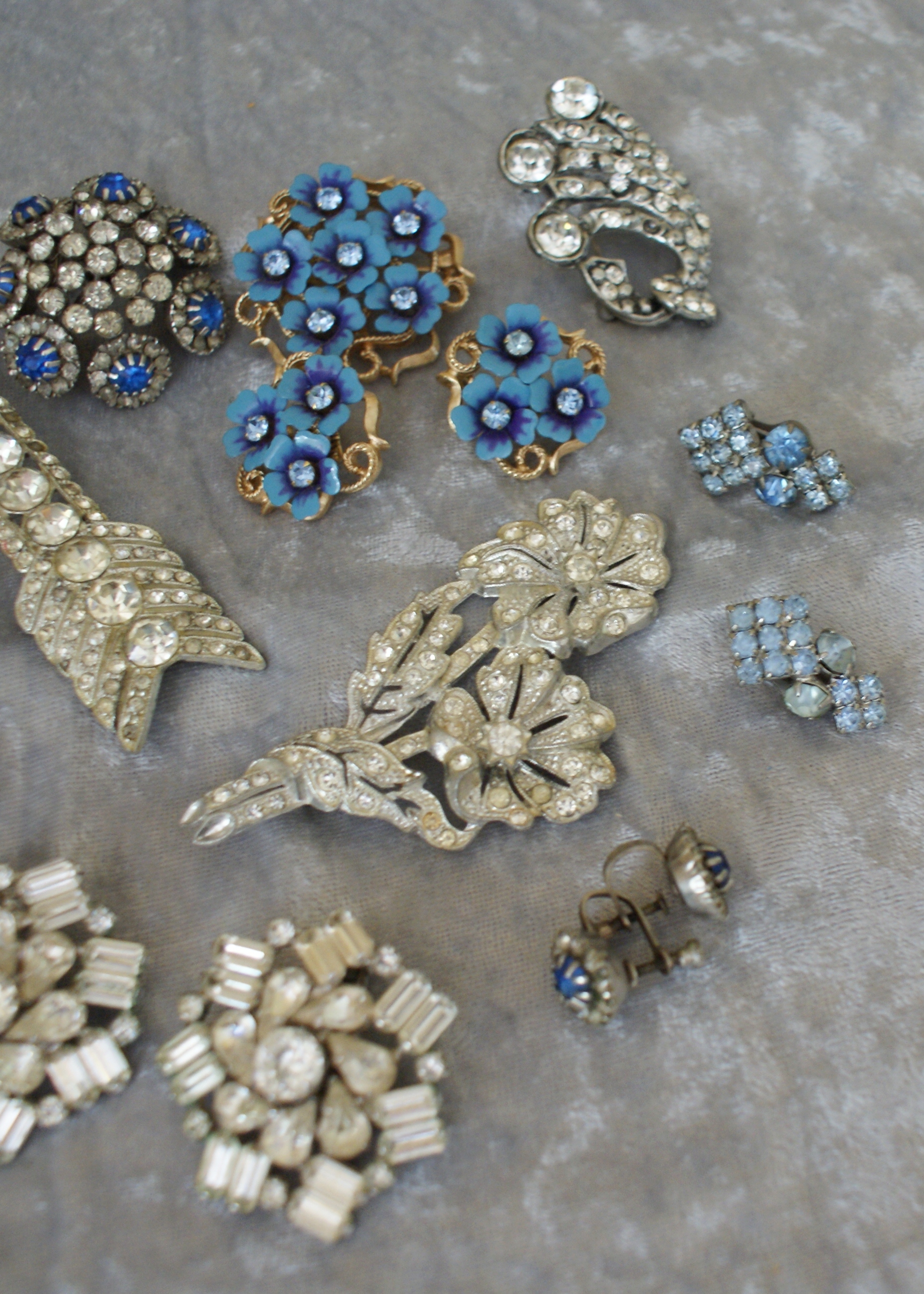 (14) pc Vintage Signed Rhinestone Jewelry Lot