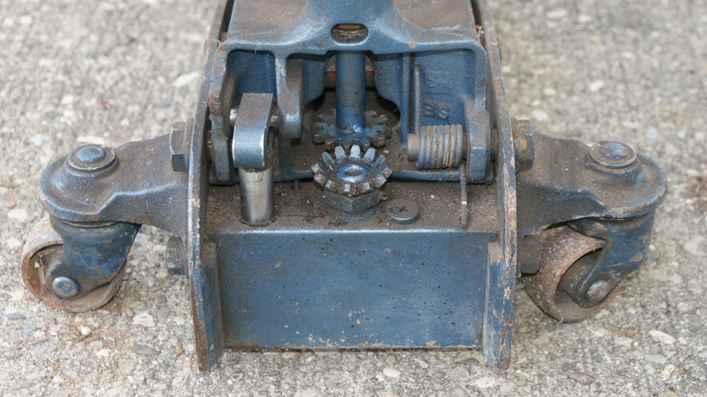 2 Ton Rolling Floor Jack