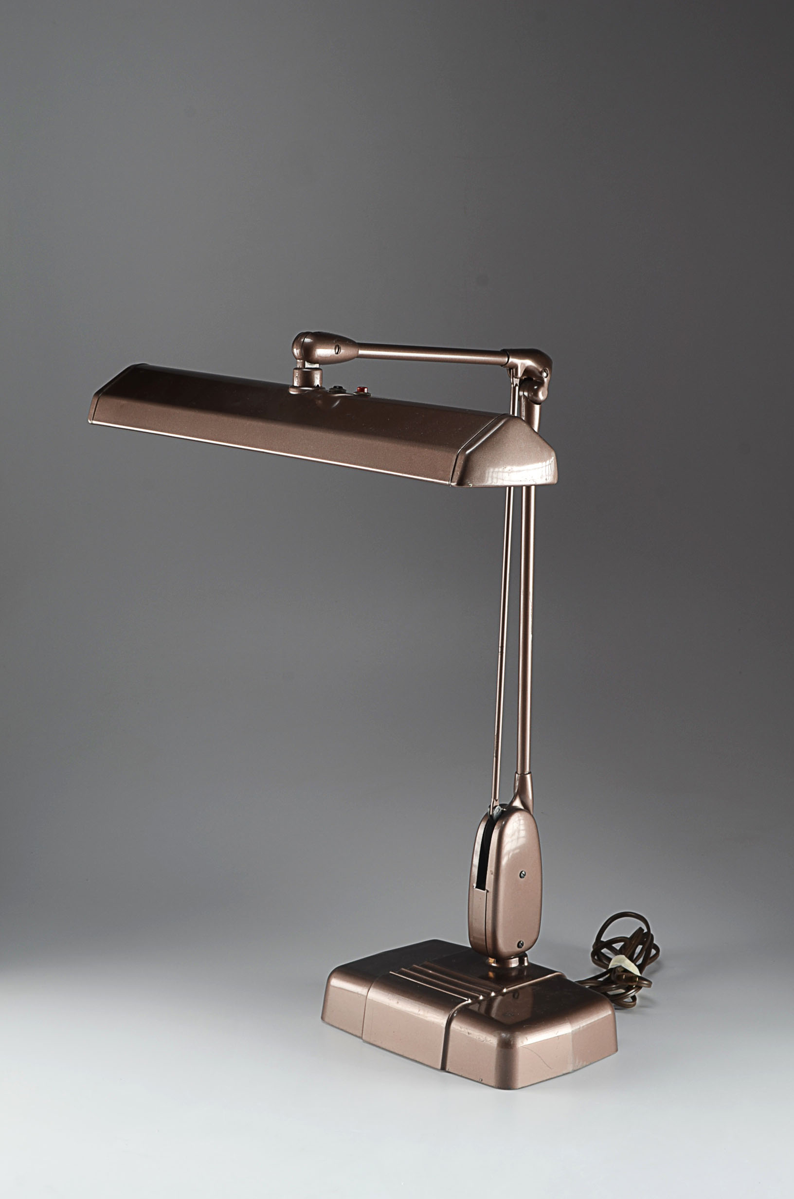 Dazor Floating Desk Light