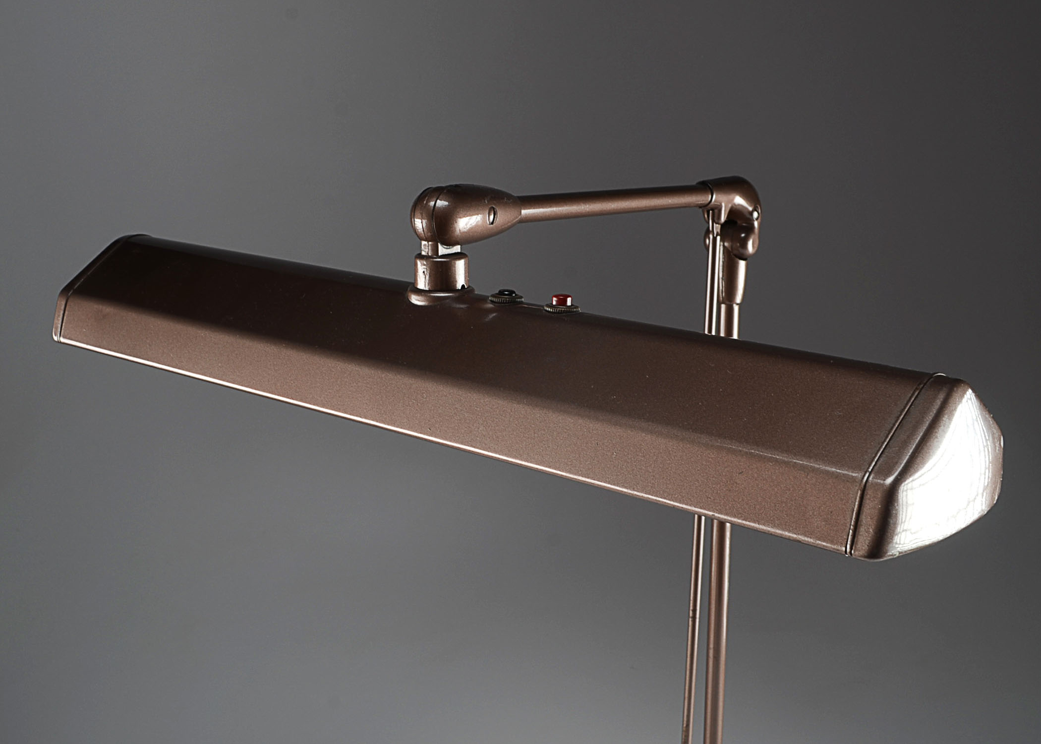 Dazor Floating Desk Light